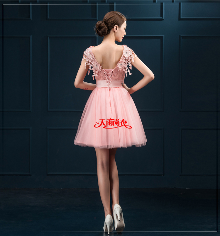 Pre-order ชุดราตรีสั้น แขนสามส่วน คอกลม ช่วงบนแต่งลูกไม้ กระโปรงผ้าไหมดัชเดช แต่งโบว์ที่เอว เชือกผูกหลัง