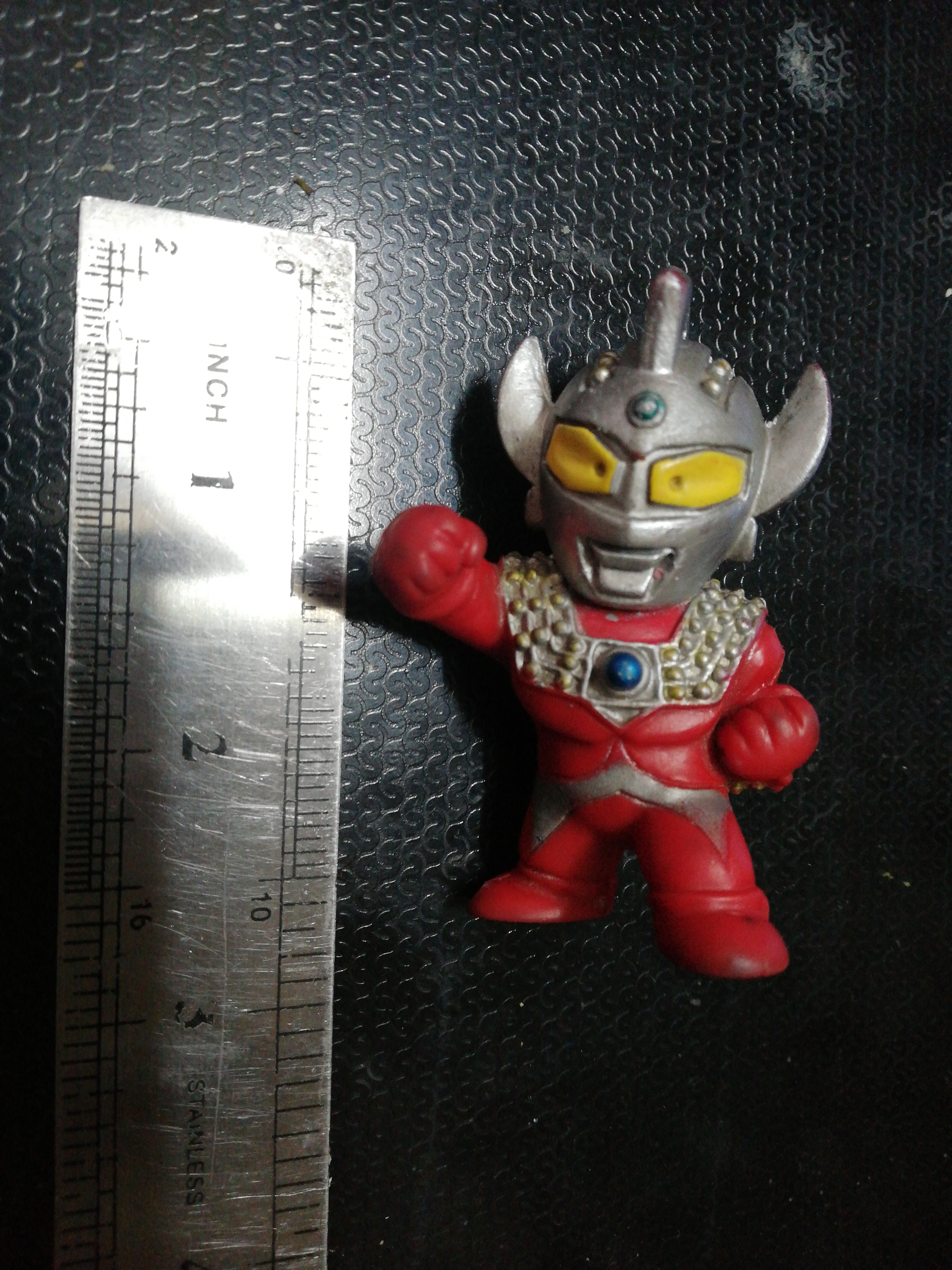 อุลตร้าแมนทาโร่ แบบ SD Ultraman TARO,FISHO ของแถมจากปลาเส้นฟิชโช่ งานเก่า ไม่มีฐาน***มีตำหนิตามภาพ