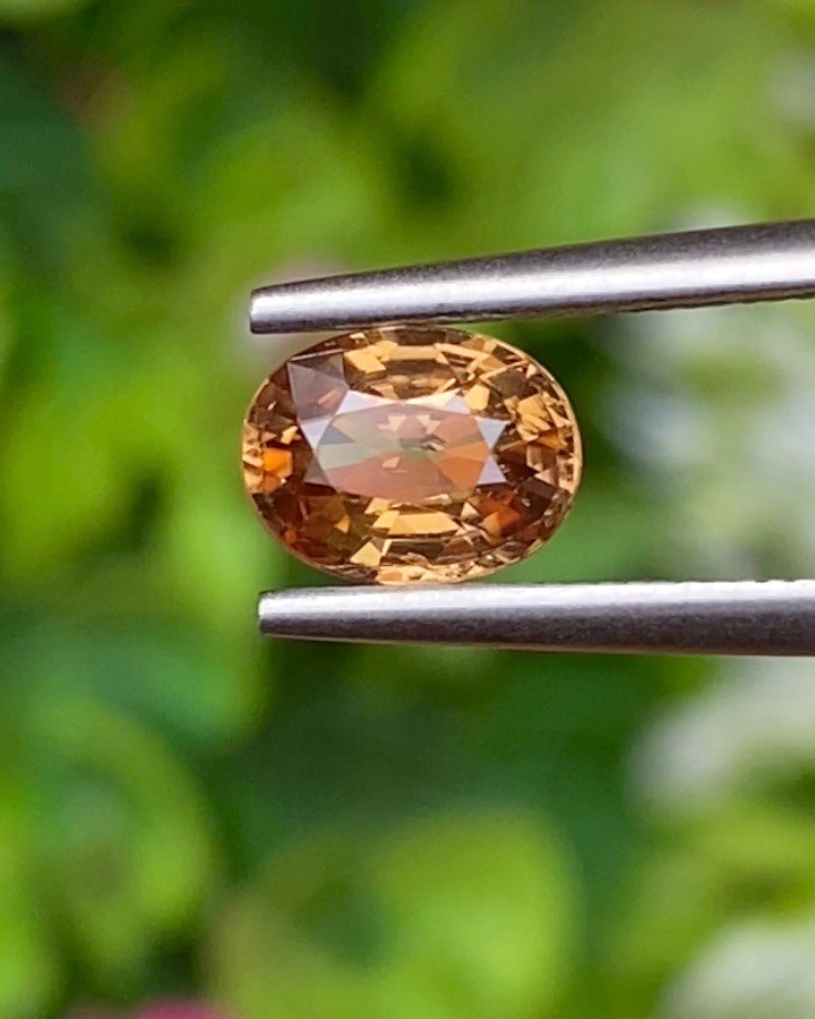 พลอย เพทาย (Zircon) 1.25 กะรัต (Cts.) พลอยแท้ อัญมณีมงคลประจําวันเกิด เครื่องประดับพลอย