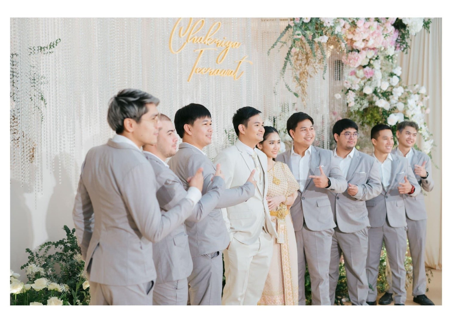 เช่า ชุดสูทชาย ทรงคลาสสิก พร้อมเสื้อกั๊ก