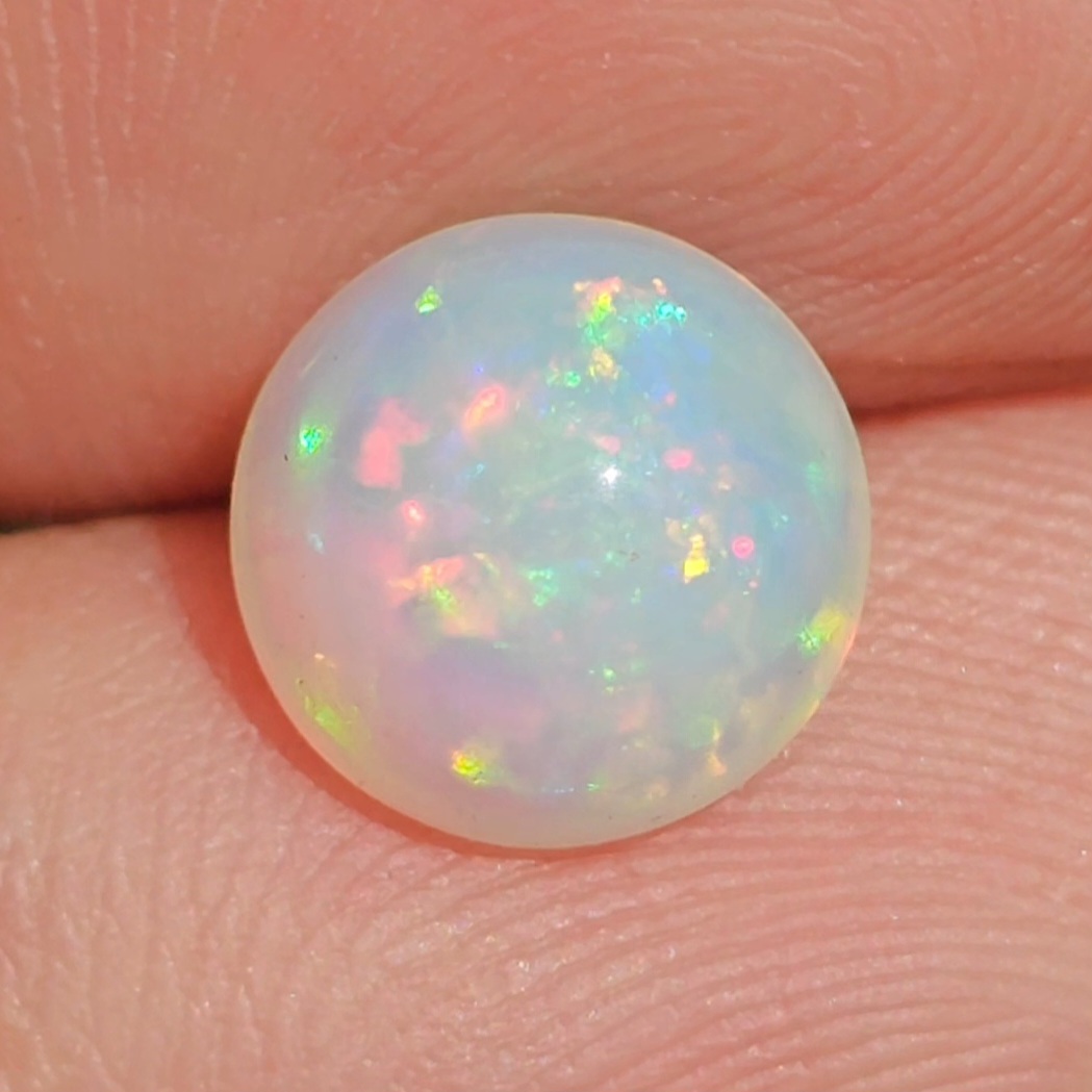 พลอย ไวท์ โอปอล White Opal 1.89 กะรัต (Cts.) พลอยแท้ อัญมณีมงคลประจําวันเกิด เครื่องประดับพลอย