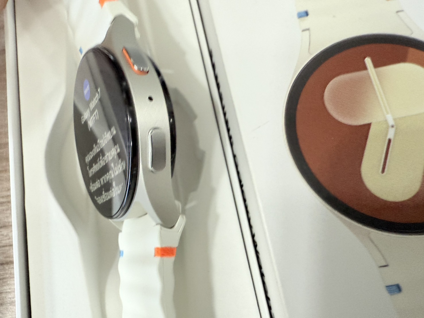 Smart Watch Samsung Galaxy Watch 7+สายชาร์จ (40mm Cream)