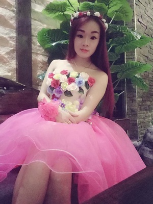 Pre-orderชุดแฟนซีชุดราตรีสั้นเกาะอก แต่งดอกไม้สามมิติ กระโปรงพองสวย