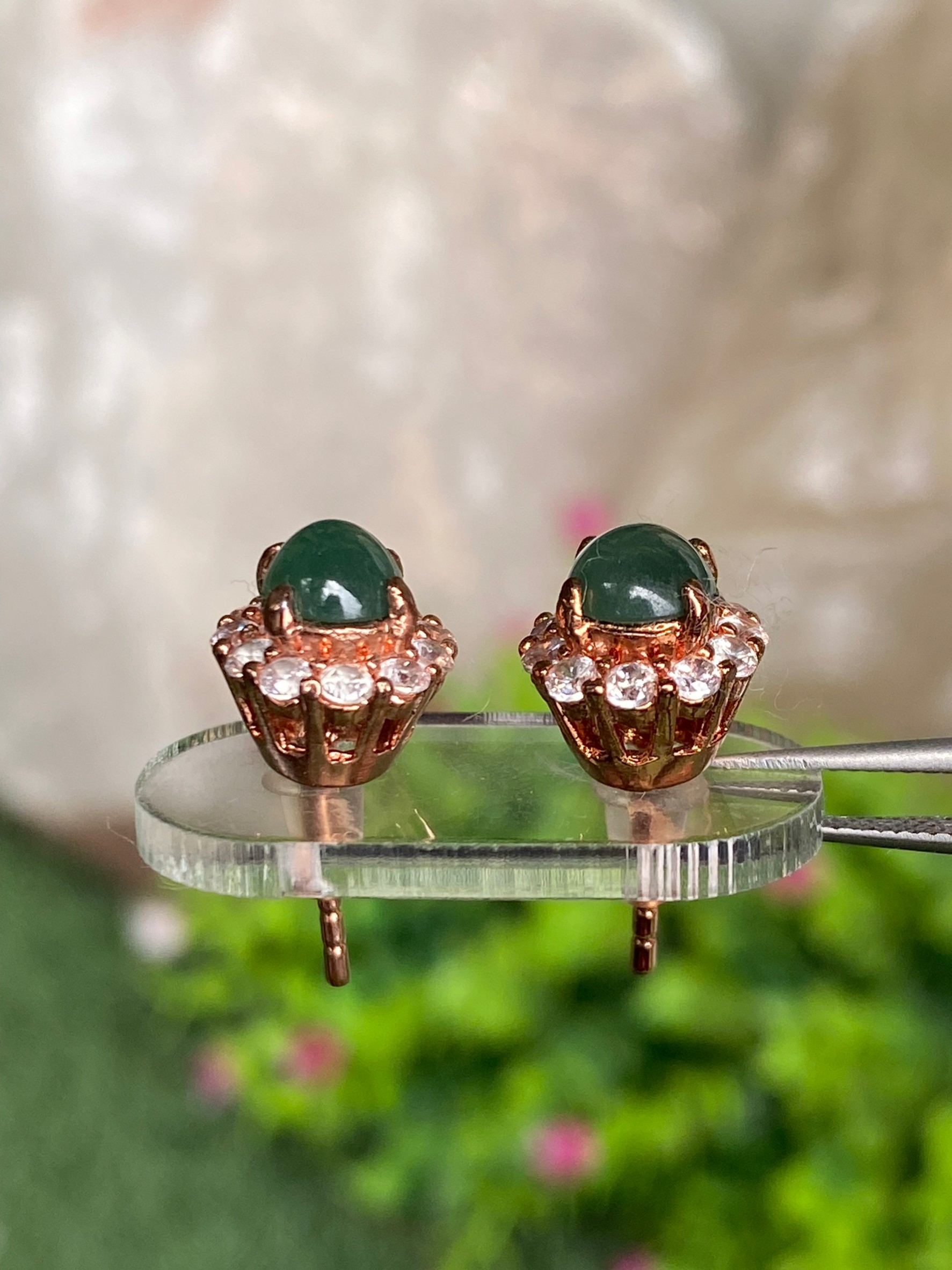 หยก พม่า แท้ Jade ต่างหูหยก (jadeite) ดิบ ไม่ผ่านการปรับปรุง (Type A) พม่า (Myanmar)
