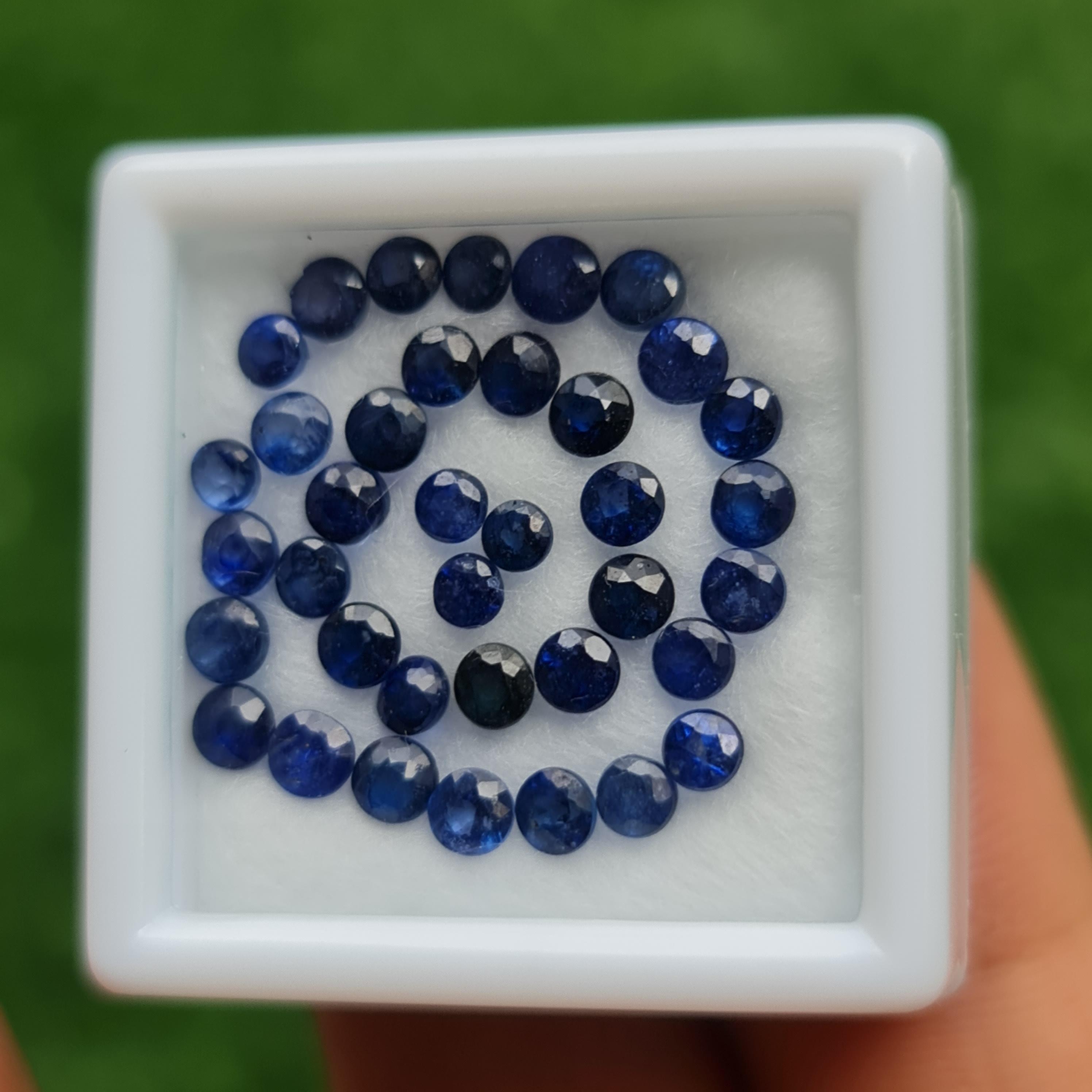 พลอย ไพลิน blue sapphire 5.92 กะรัต (Cts.) 55 เม็ด (pcs.) พลอยแท้ อัญมณีมงคลประจําวันเกิด เครื่องประดับพลอย