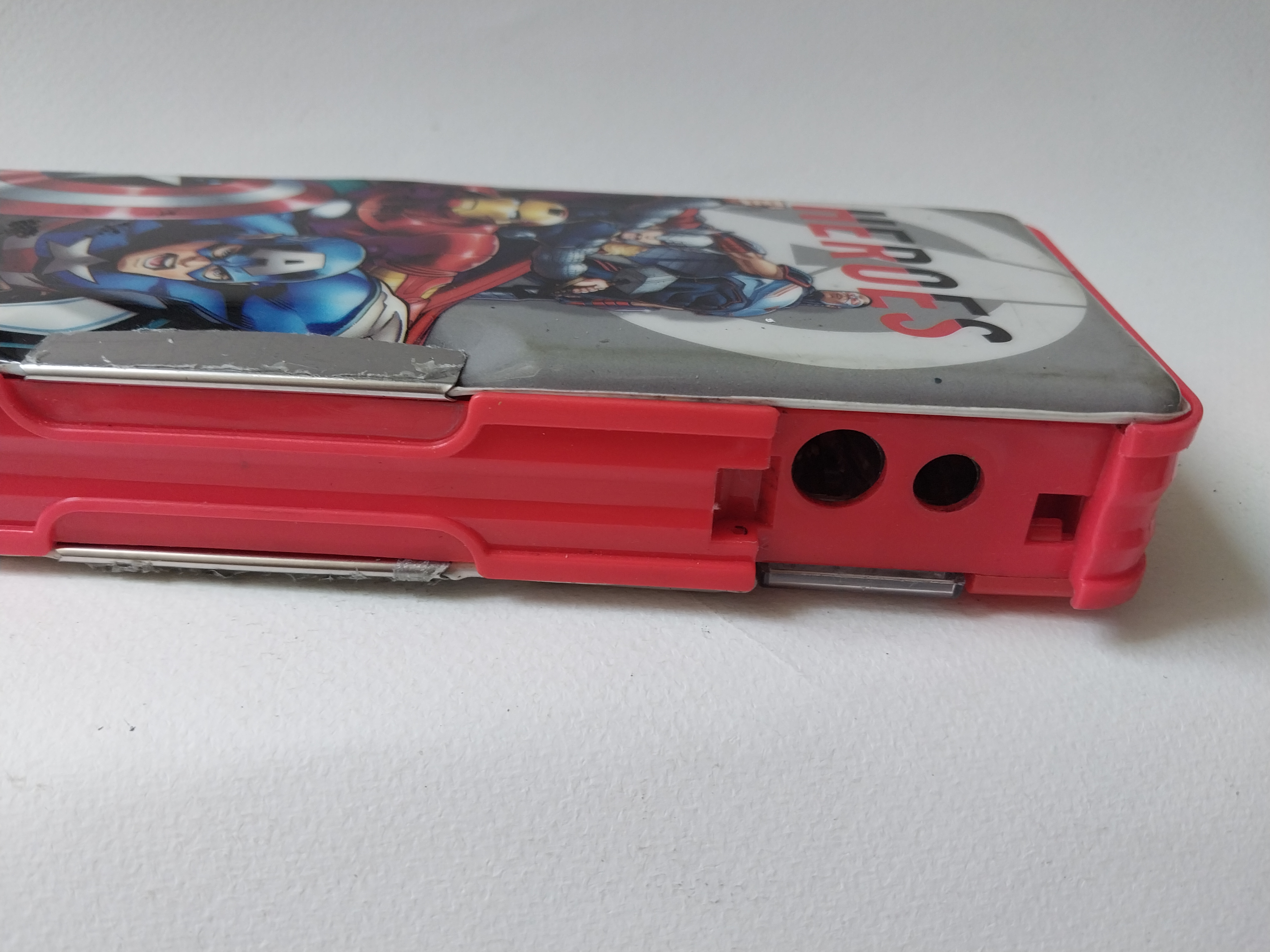 มีหลายภาพ, กล่องดินสอภาพสวย ภาพทีมอเวนเจอร์ ภาพการ์ตูน มีตำหนิโปรดดูทุกภาพ