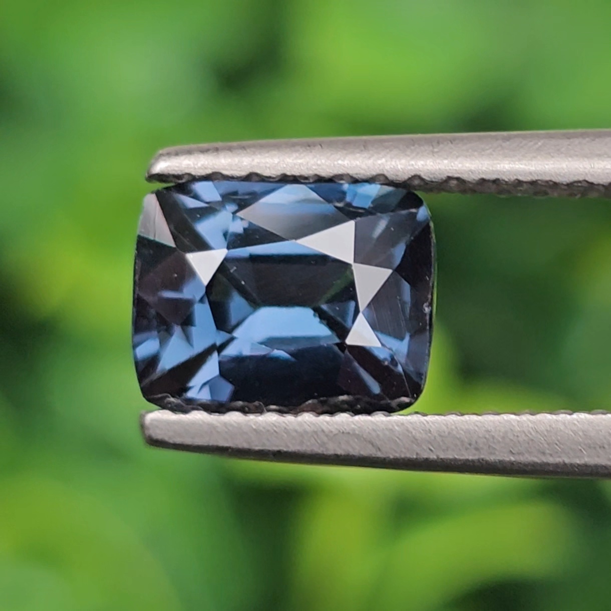 สปิเนล พม่า (Spinel Myanmar) 1.27 กะรัต (Cts.) พลอยแท้ อัญมณีมงคลประจําวันเกิด เครื่องประดับพลอย