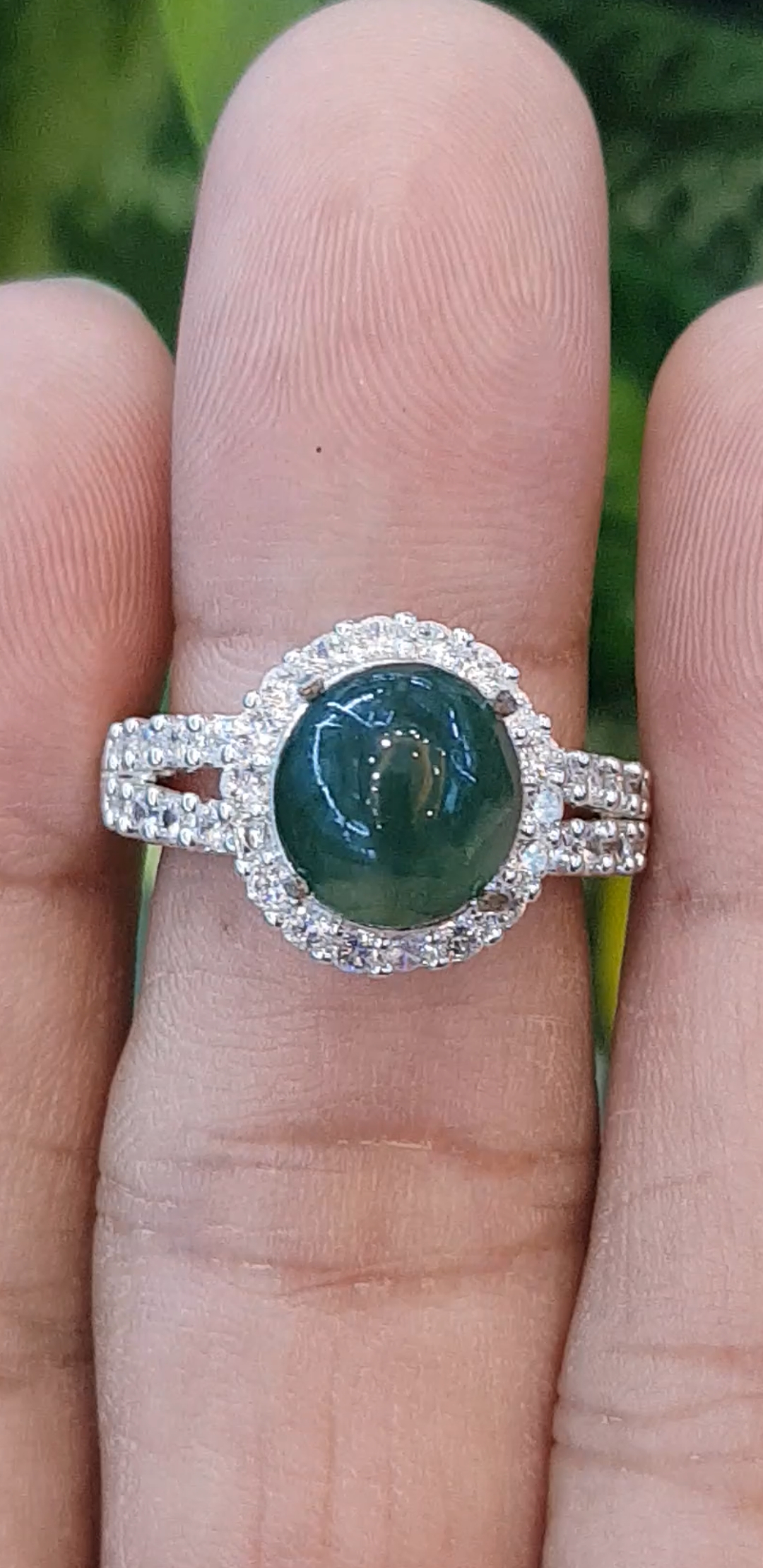 หยก พม่า แท้ Jade แหวนหยก 翡翠戒指 (Jadeite ring) 3.34 กะรัต (Cts.) (Size) 55 ดิบ ไม่ผ่านการปรับปรุง (Type A) พม่า (Myanmar)