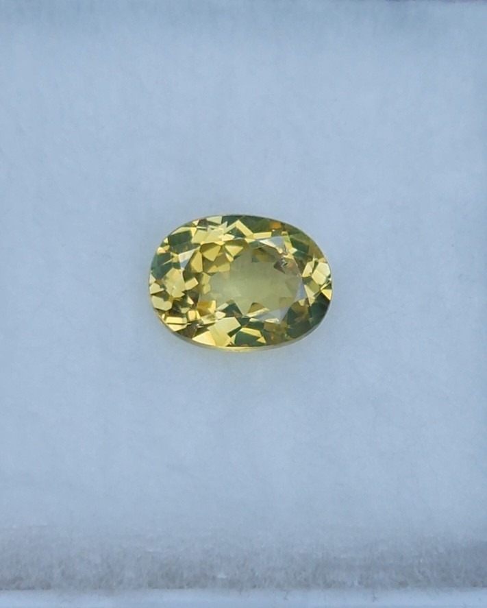 พลอย คริโซเบริล (Chrysoberyl) 1.23 กะรัต (Cts.) พลอยแท้ อัญมณีมงคลประจําวันเกิด เครื่องประดับพลอย