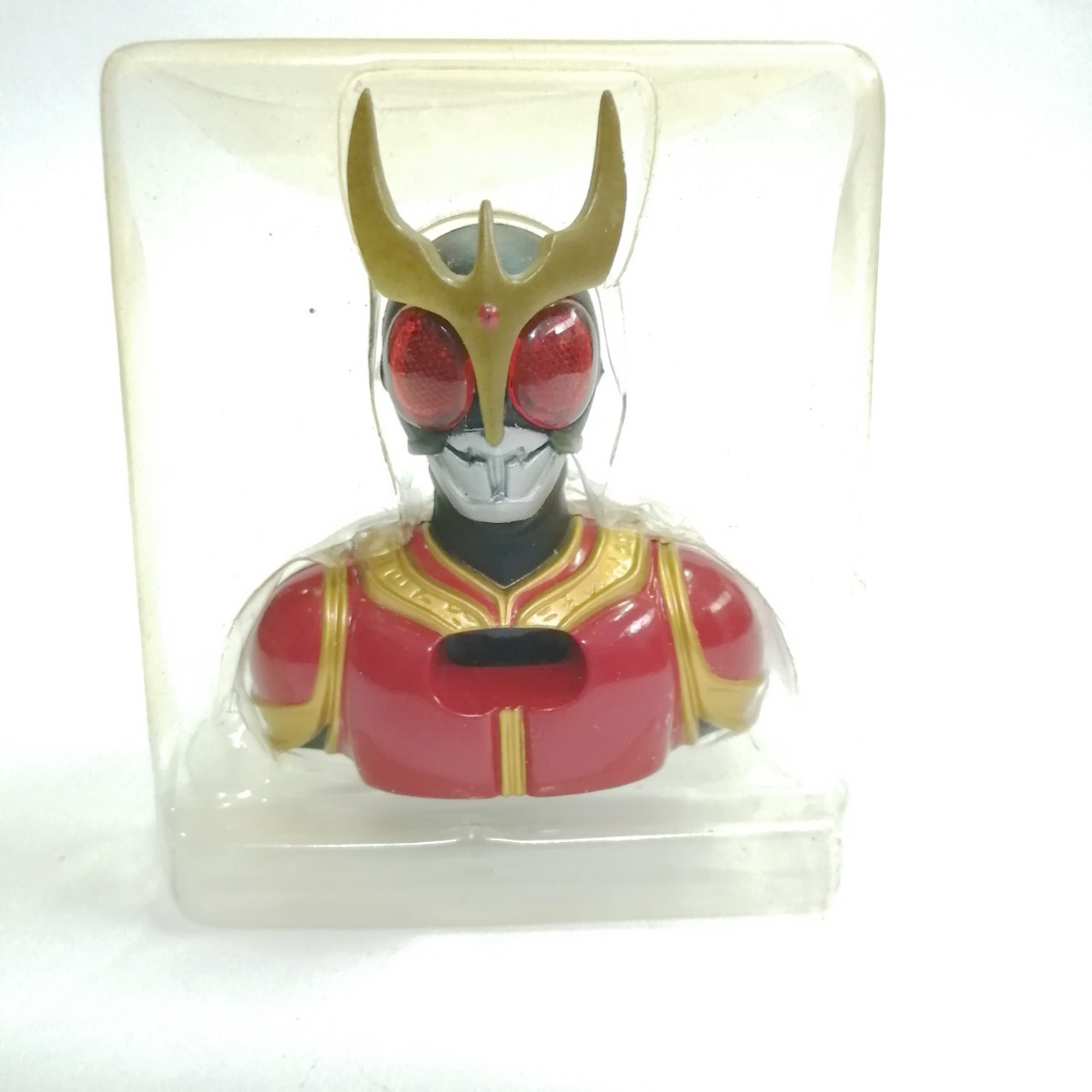 ชุดนาฬิกา ไรเดอร์ คูกะ บัส ครึ่งตัว นาฬิกาถ่านหมด****ตีเป็นสภาพตั้งโชว์ สูงราว 3 นิ้ว มีแพค สภาพใหม่ ไม่เคยใช้ เก่าเก็บ