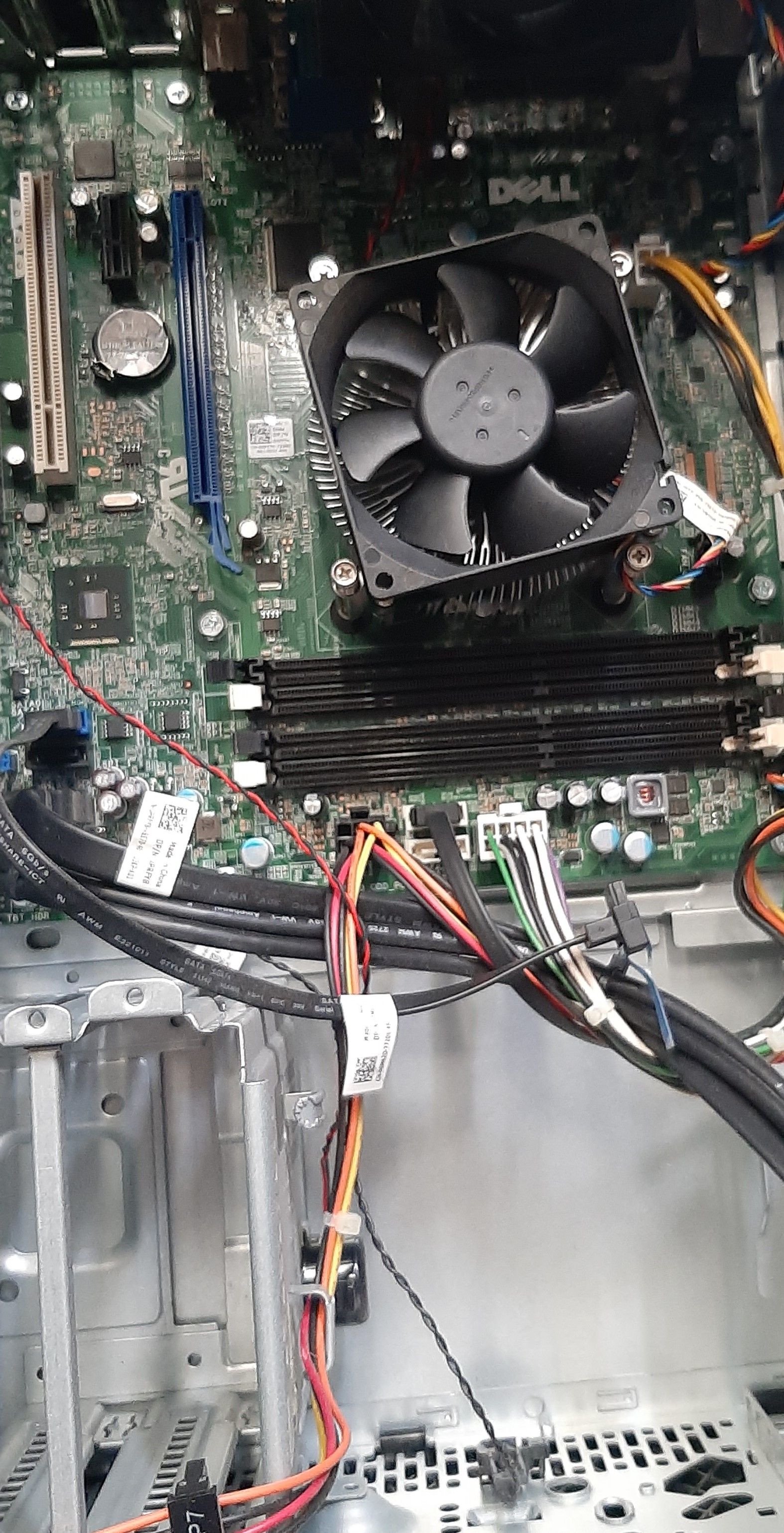 เวิร์กสเตชั่นมือสอง Dell Precision T1700 เครื่องเปล่า (เคส + บอร์ด + พาวเวอร์) รองรับ CPU Xeon V3 และ Core i Gen 4 ประกันร้าน 1 เดือน ดูแลดี