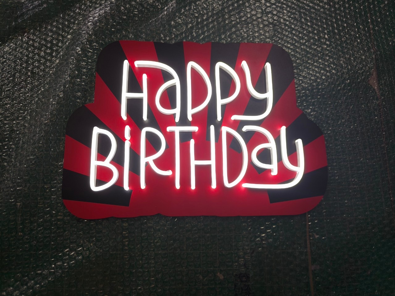 ไฟดัดนีออนเฟล็ก Happy Birthday 21x33 cm