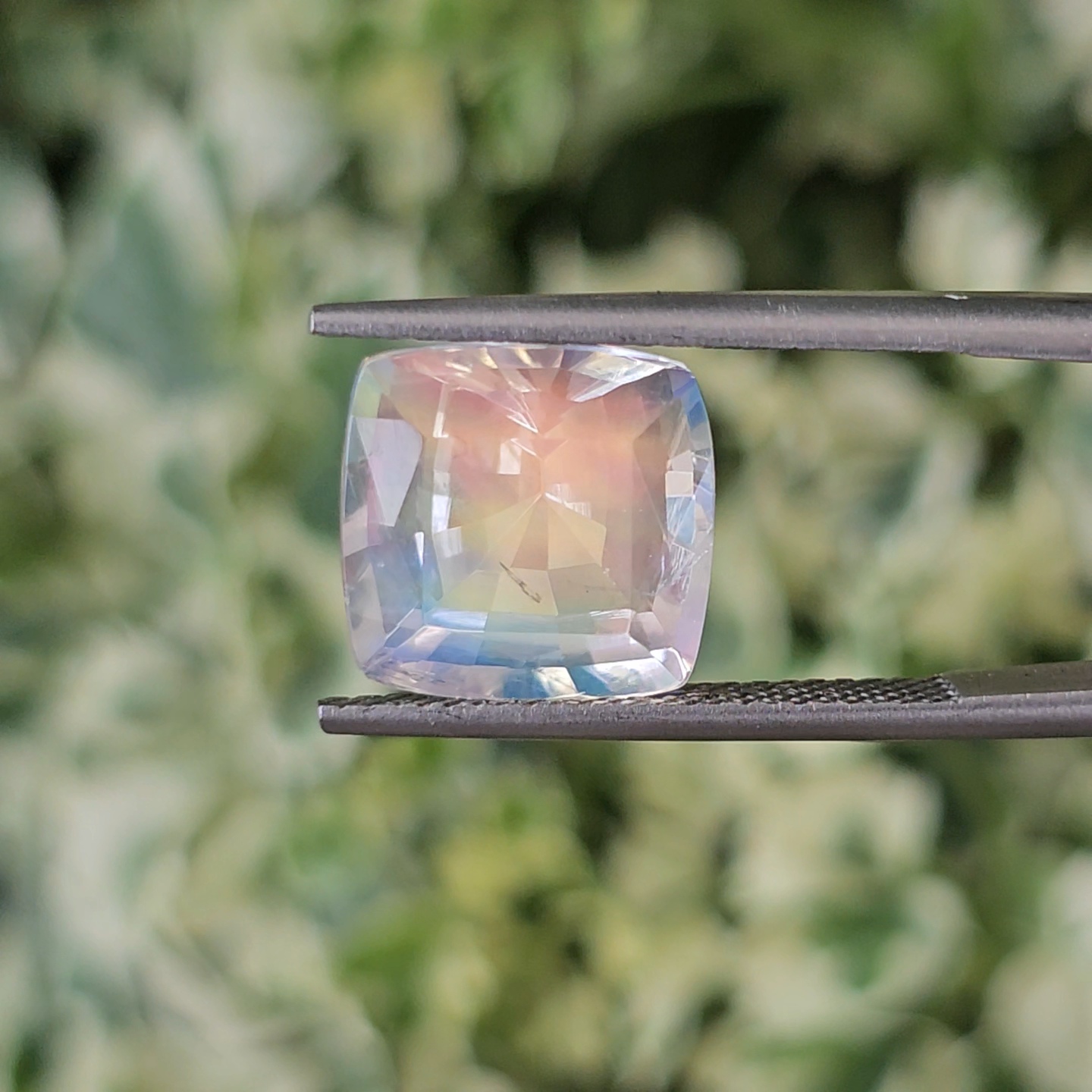 พลอย มูนสโตน เรนโบว์ Rainbow Moonstone 5.64 กะรัต (cts.) พลอยแท้ อัญมณีมงคลประจําวันเกิด เครื่องประดับพลอย