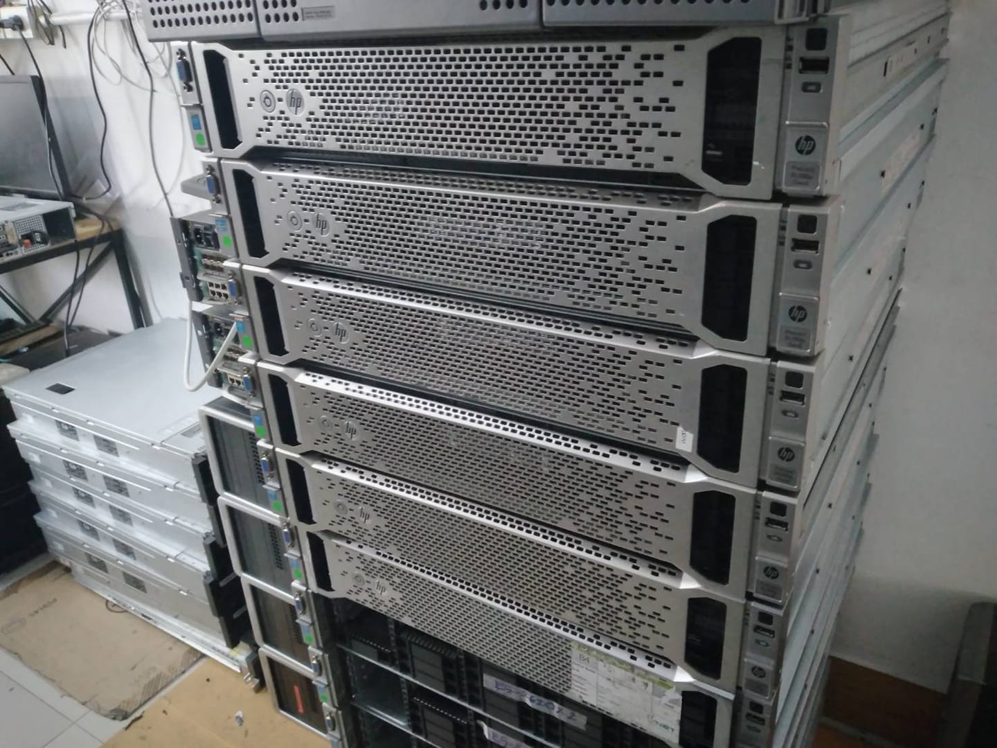 HP ProLiant DL380 G8 E5-2650v2 x2 Ram 128GB Tray x2 (Raid P420i)