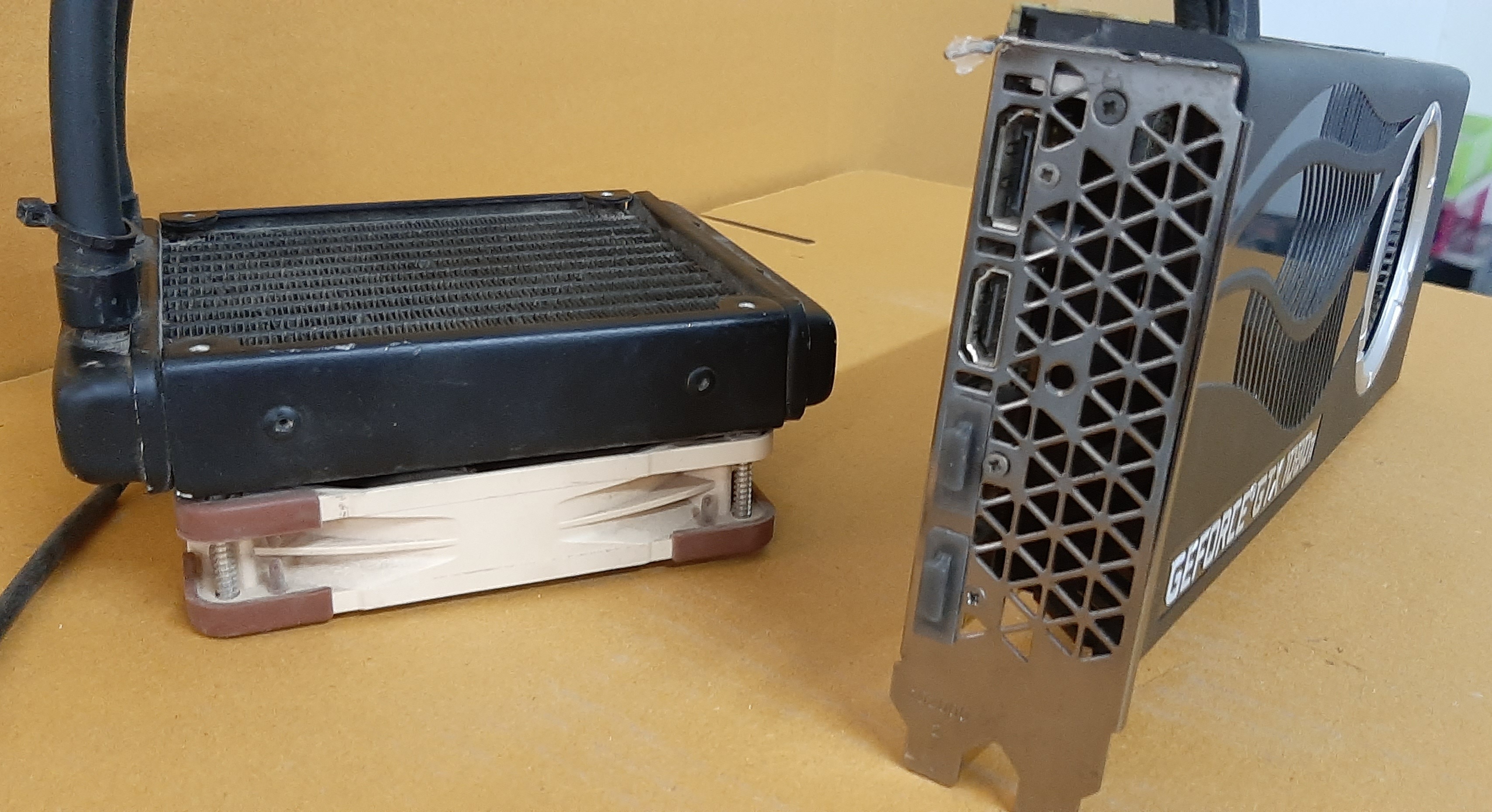 การ์ดจอ Manli GTX1080Ti 11GB+ฮิ้ตซิ้งชุดน้ำปิด มือสอง สภาพดี ประกันร้าน 1 เดือน