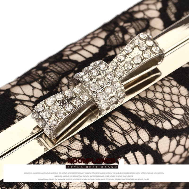 Pre-order กระเป๋าออกงาน Evening Clutch ทรงเก๋ ลายผ้าลูกไม้ จุกเปิด/ปิดรูปโบว์ แต่งเพชร มาพร้อมสายสะพาย สวยหรู