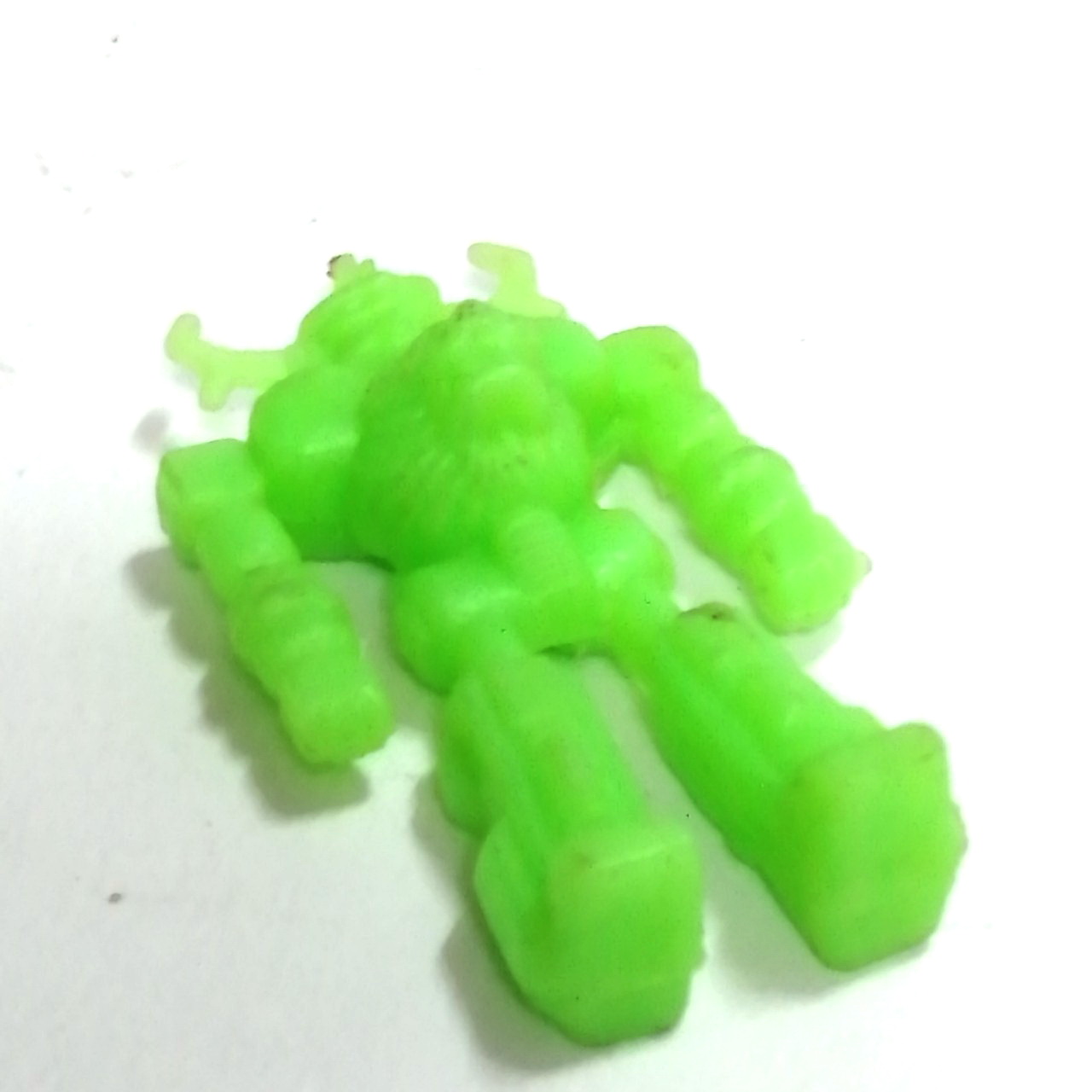 ตุ๊กตุ่นพลาสติกกึ่งแข็ง ขนาด2นิ้ว หุ่นดัลทาเนียส สีเขียวอ่อน ขนาดตามรูป งานเก่าเก็บ