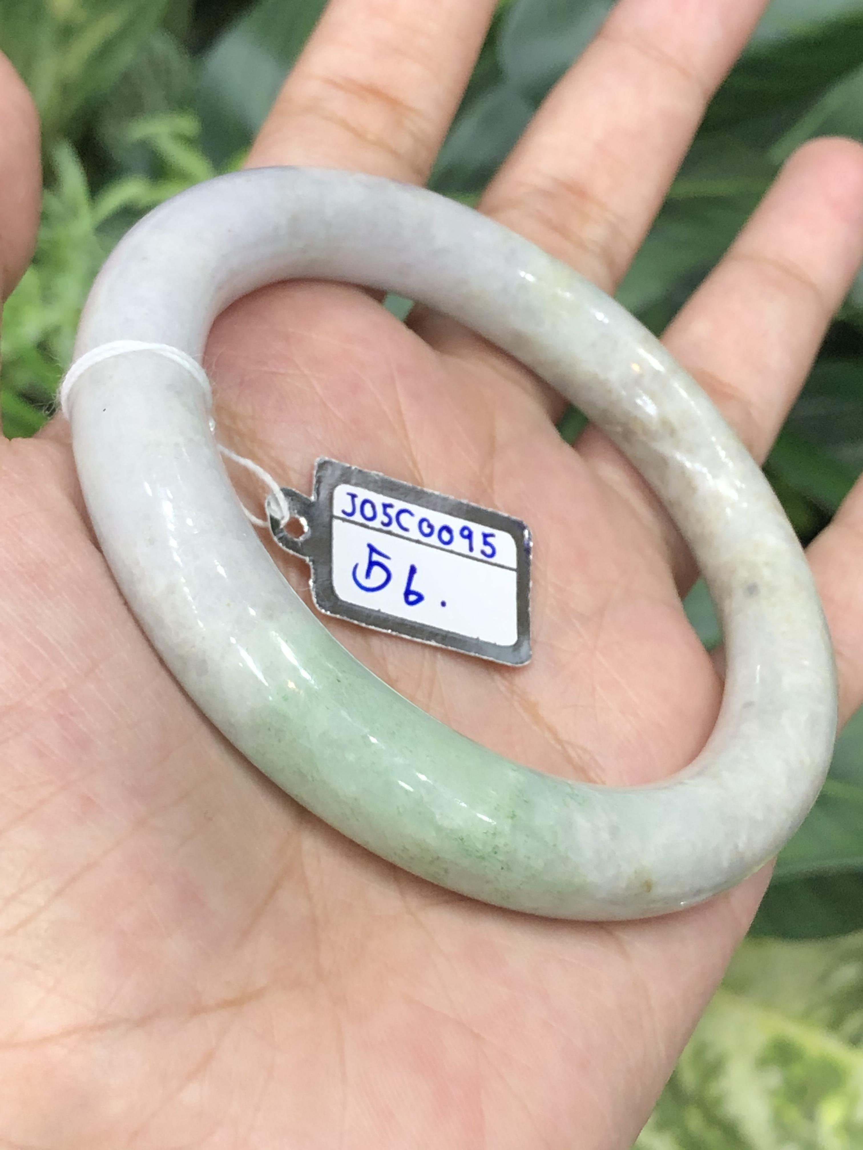 ๋J05C0095 หยก พม่า แท้ Jade กำไลหยก 56.0 มม. (Jade bracelet) พม่า (Myanmar)
