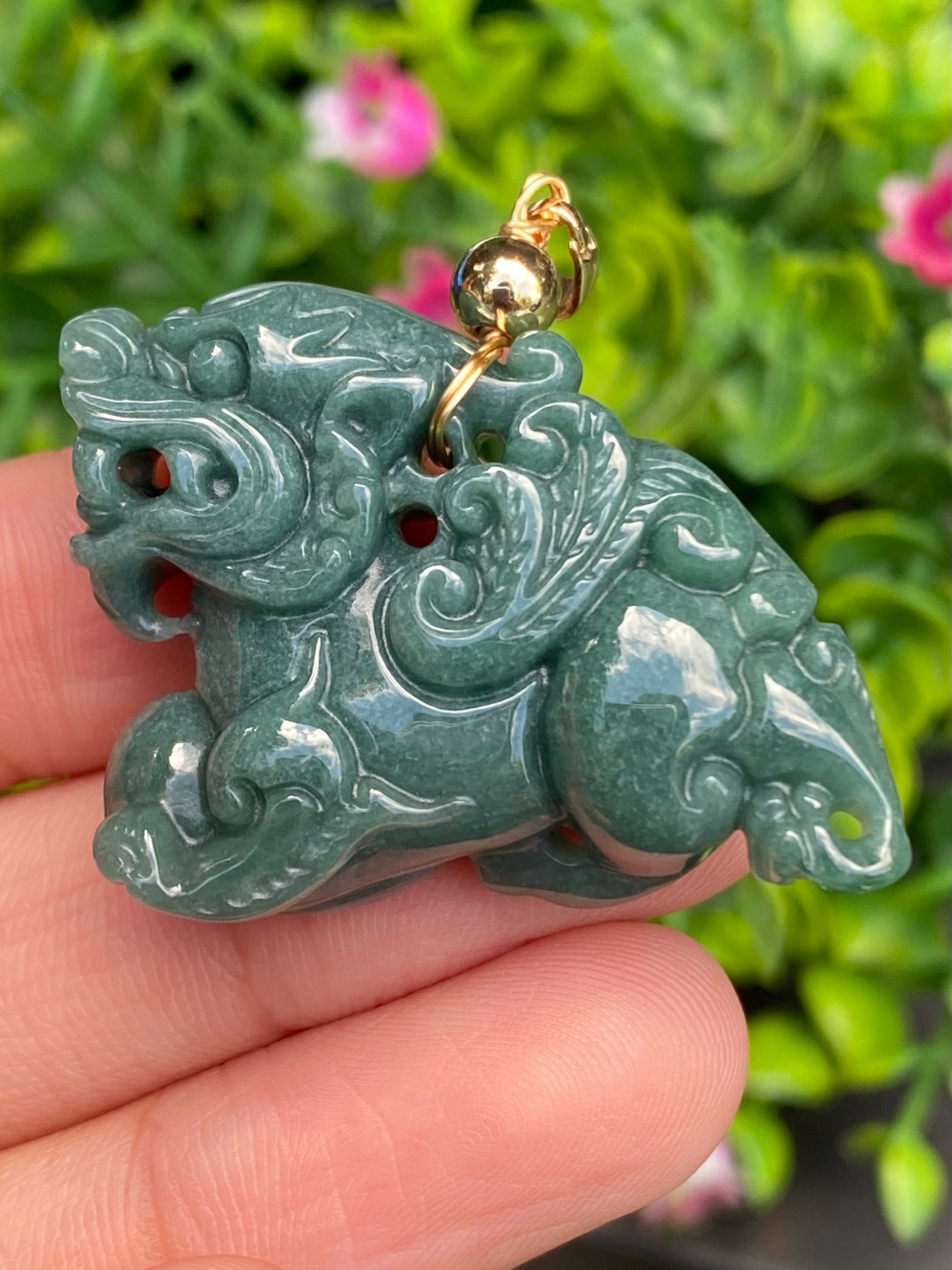 หยก พม่า แท้ Jade จี้หยก (jadeite) แกะสลักปี่เซียะ 82.80 กะรัต (Cts.) ดิบ ไม่ผ่านการปรับปรุง (Type A) พม่า (Myanmar)