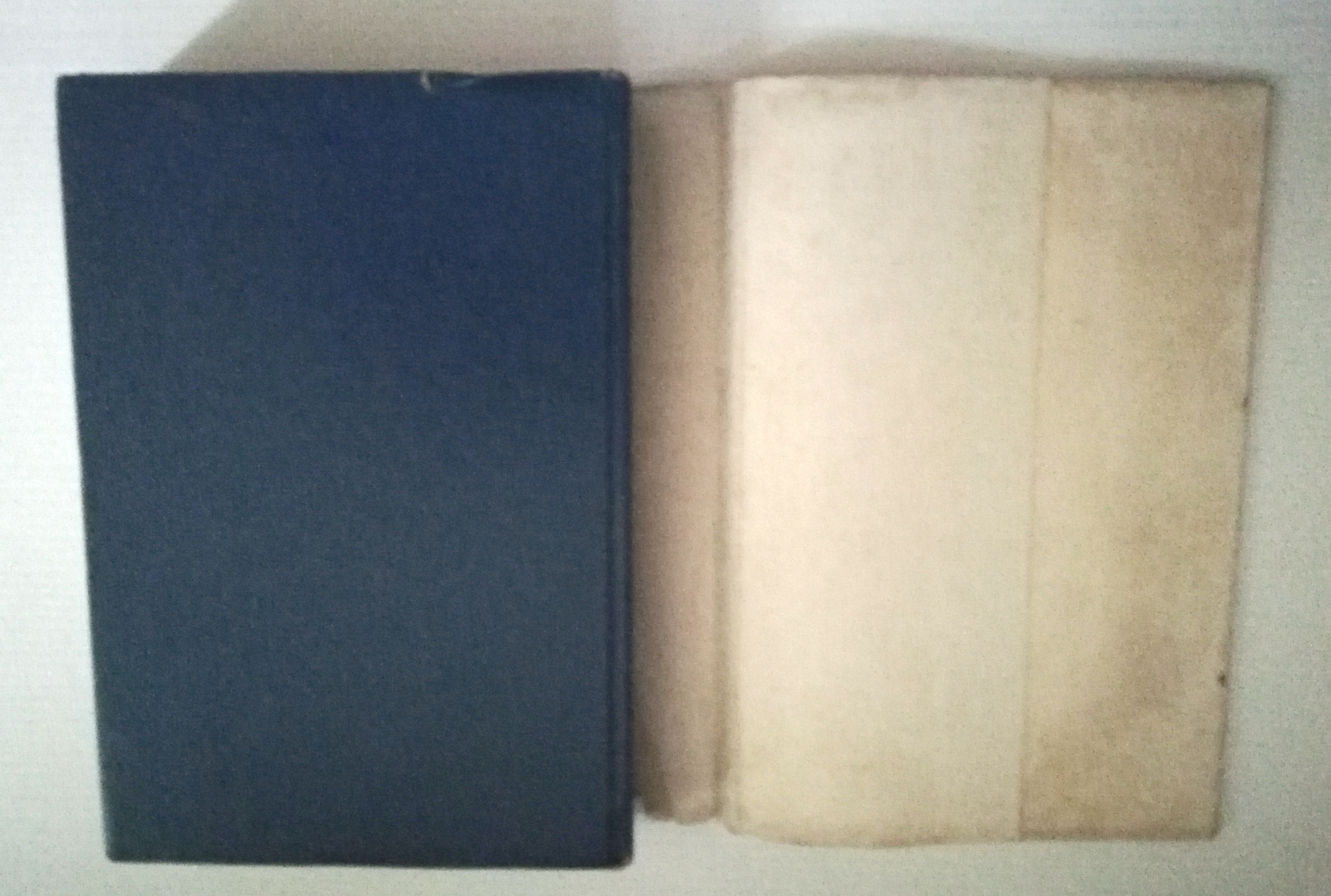 หนังสือนิยายเก่า ปี 2514 **หนังสือเก่ามีตำหนิตามภาพ"พระจันทร์แดง เล่ม1 " โดย ชูวงศ์ ฉายะจินดา