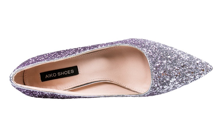 รองเท้าออกงาน รองเท้าส้นสูง แต่งกากเพชร ไล่สี สวยหรู