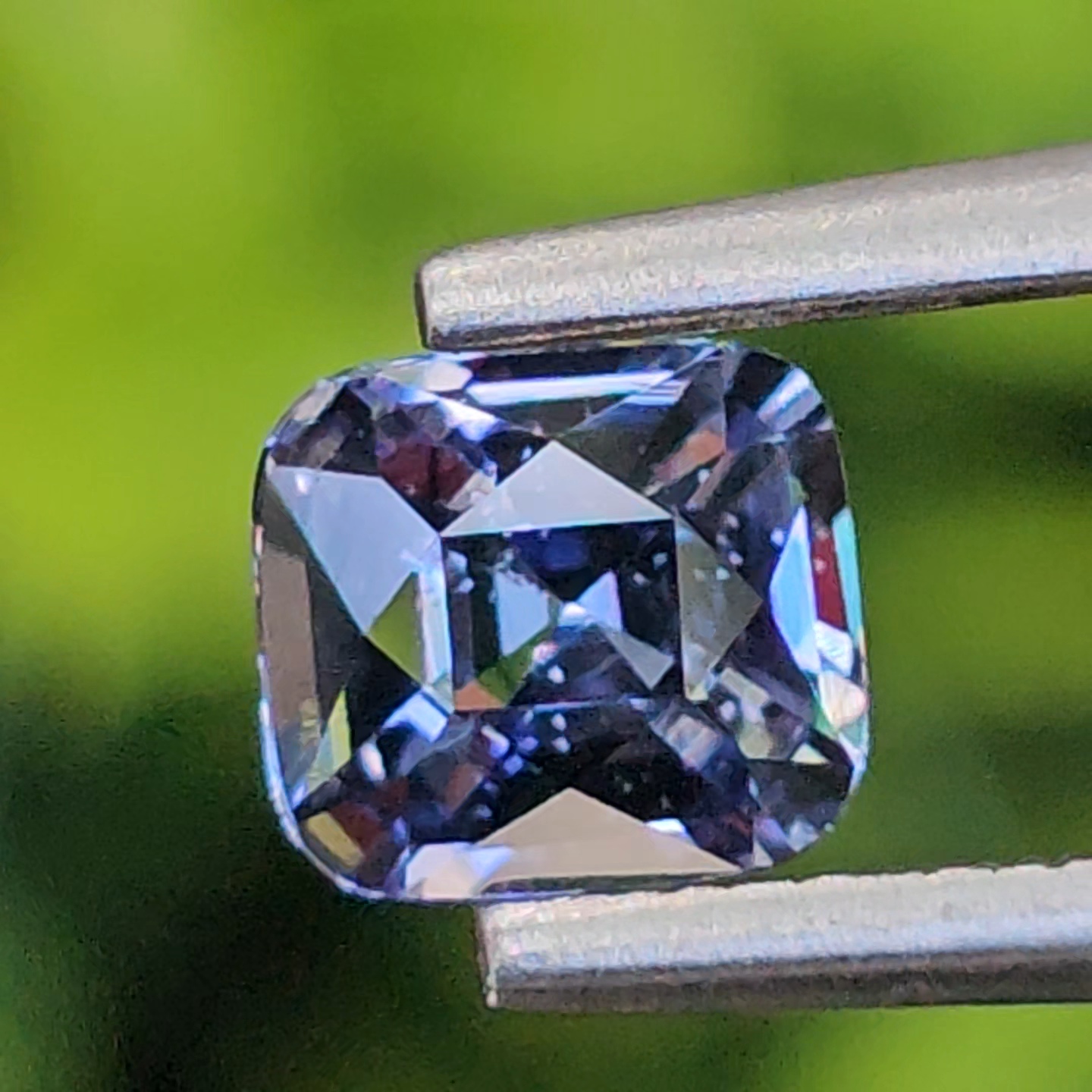 พลอย ไพลิน blue sapphire 0.83 กะรัต (Cts.) ดิบ unheated พลอยแท้ อัญมณีมงคลประจําวันเกิด เครื่องประดับพลอย