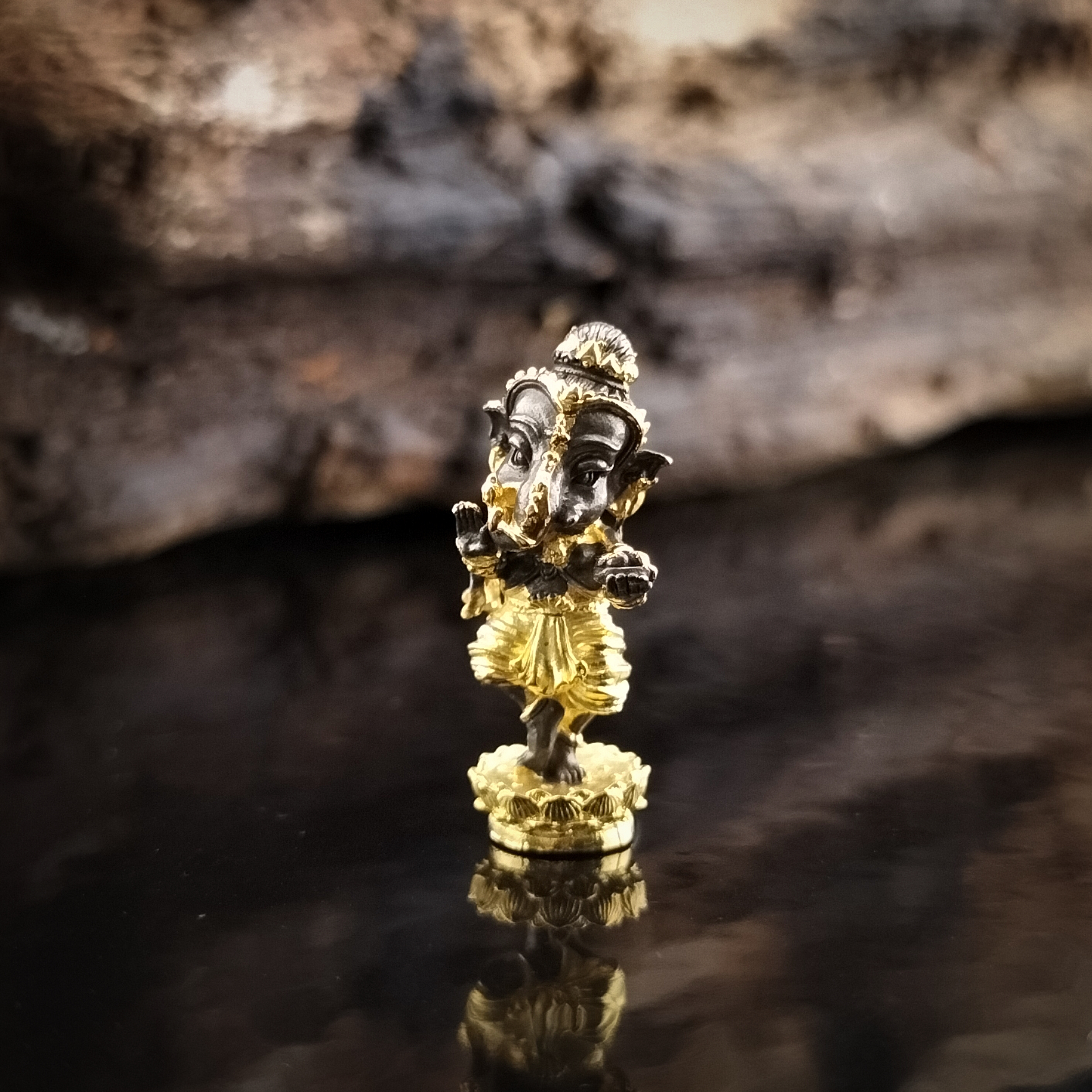 พระพิฆเนศน้อย คเณศนาฏย รหัส 4 เนื้อขันลงหินลงทอง