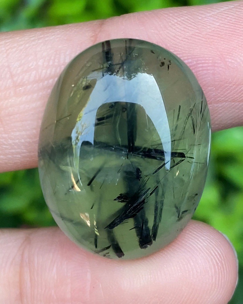 ไหมดำ พรีไนท์ Prehnite with Black tourmaline 31.62 กะรัต Cts. พลอยแท้ อัญมณีมงคลประจําวันเกิด เครื่องประดับพลอย