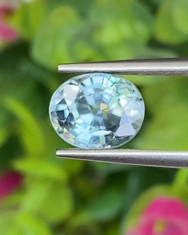 พลอย เพทาย (Zircon) 3.55 กะรัต (Cts.) พลอยแท้ อัญมณีมงคลประจําวันเกิด เครื่องประดับพลอย