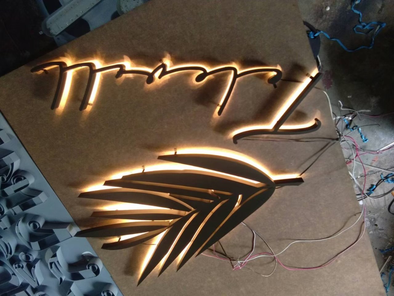 ป้ายไฟออกหลัง