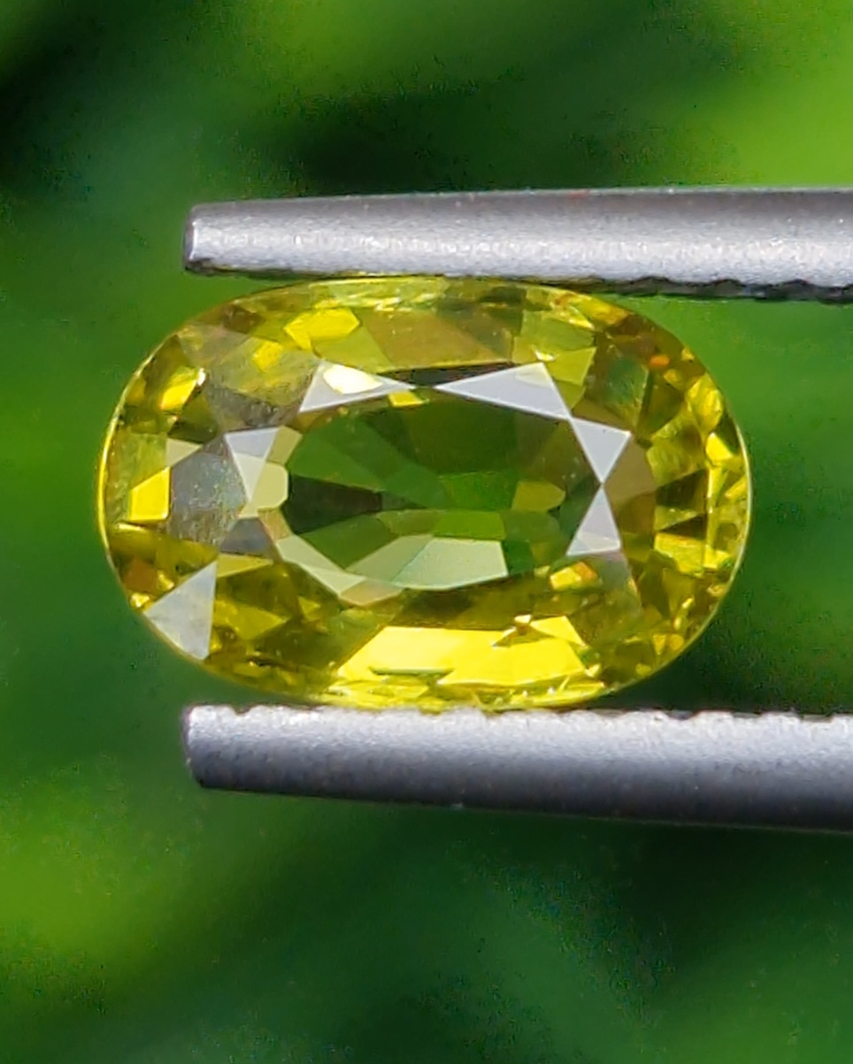 พลอย คริโซเบริล Chrysoberyl 1.31 กะรัต (Cts.) พลอยแท้ อัญมณีมงคลประจําวันเกิด เครื่องประดับพลอย
