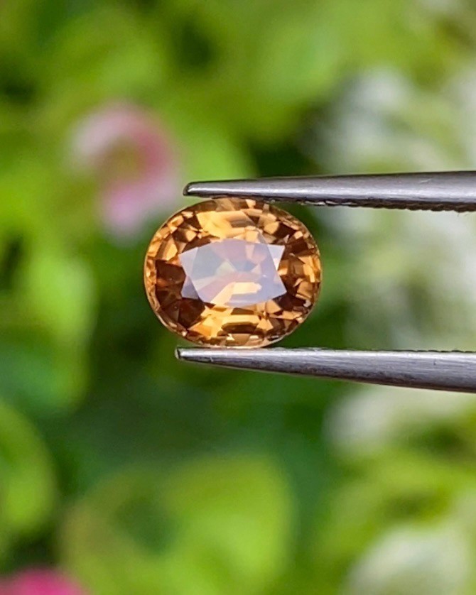 พลอย เพทาย (Zircon) 1.10 กะรัต (Cts.) พลอยแท้ อัญมณีมงคลประจําวันเกิด เครื่องประดับพลอย