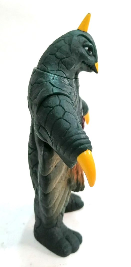 ซอฟ5นิ้ว ไคจูสปาร์คดอล ชุดbandai kaiju 500 สัตว์ประหลาด เบมสตาร์ จากภาพยนตร์ชุด อุลตร้าแมนแจ๊ค ในภาพยนตร์มันช่องท้องที่ดูดพลังได้ และเล็บที่แหลมคมทำร้ายอุลตร้าแมนแจ๊คจนบาดเจ็บได้ ภายหลังอุลตร้าเซเว่น นำอุลตร้าเบรสเลท มาให้ถึงปราบได้ มันเป็นหนึ่งในร่างรวม