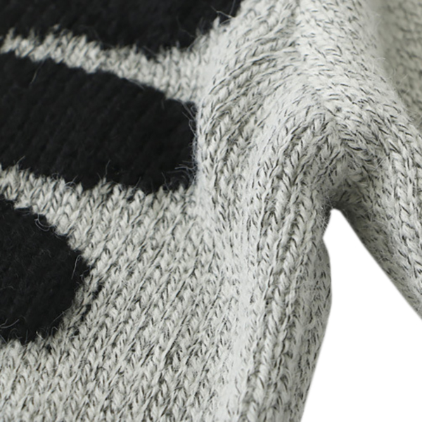 เสื้อไหมพรมกึ่งวูลผ้าหนานุ่ม ถักลายสิงโต (12053LM)