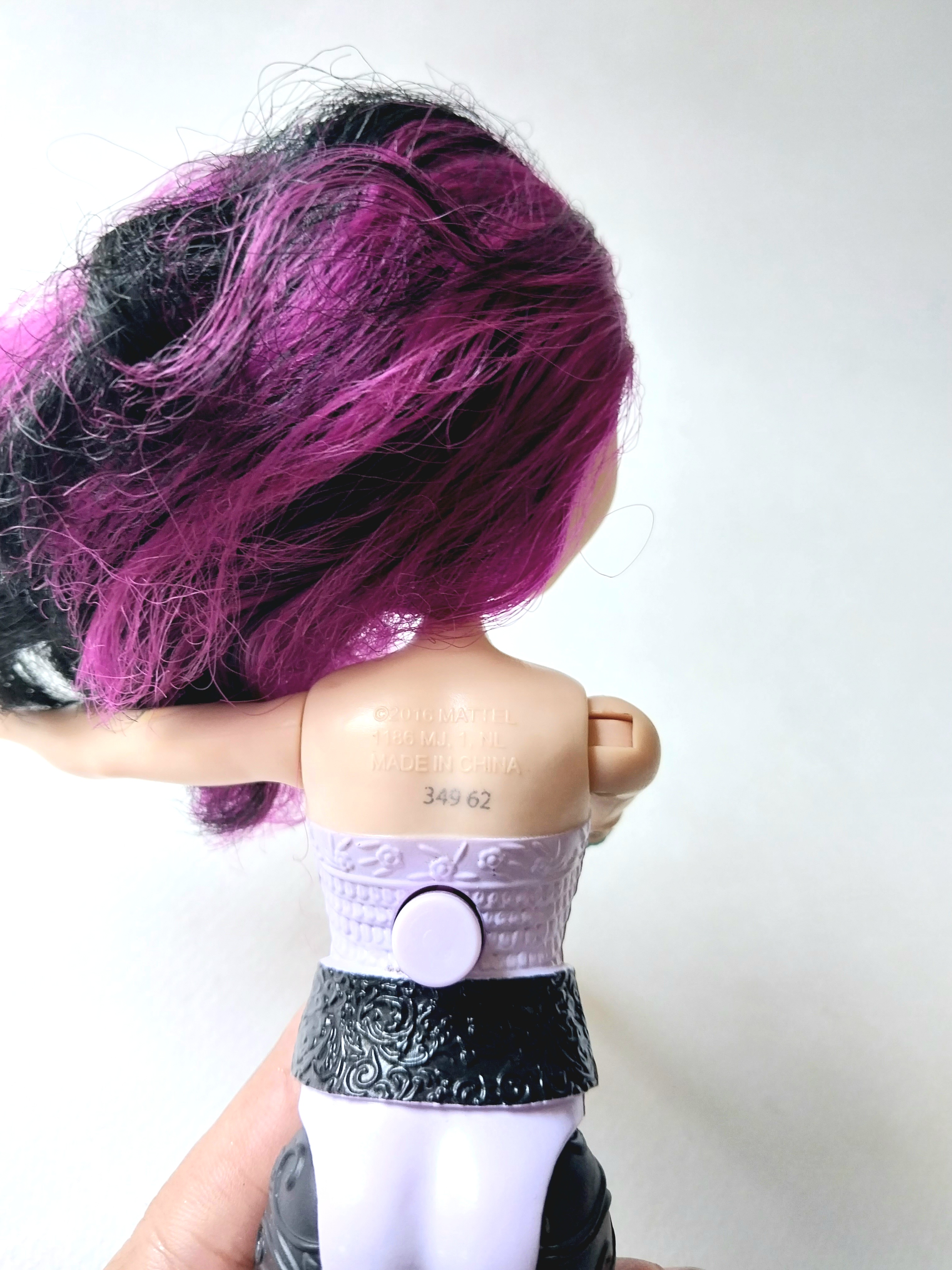 มีหลายภาพ,ตุ๊กตาเอฟเวอร์อาฟเตอร์ไฮข้อต่อ Ever After High ,Raven Queen Magic Arrow Dolls**ระบบกลไกแขนอยู่ด้านหลัง, ทำงานไม่ค่อยดี ,ผมหยาบ