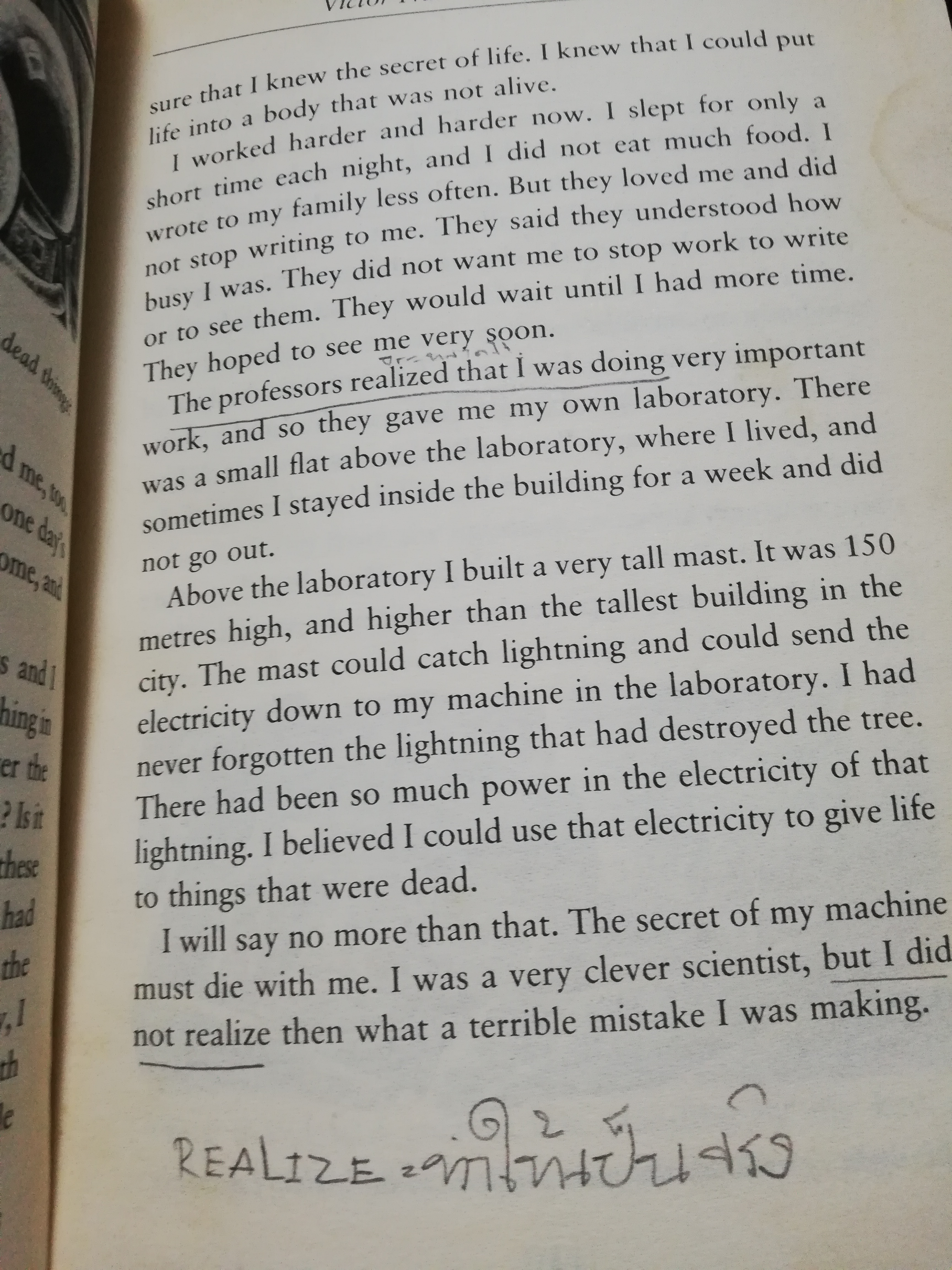หนังสือนิยายฉบับภาษาอังกฤษ แฟรงค์เก็นสไตล์ Frankenstein โดย Mary Shelley , retold by Patrick Nobes, Oxford University Press, Eighth impression 1995, printed in England by Clays Ltd,Sr Ives plc. ***หนังสือมีตำหนิ ขีดเส้นใต้ เขียนคำแปลด้วยดินสอ