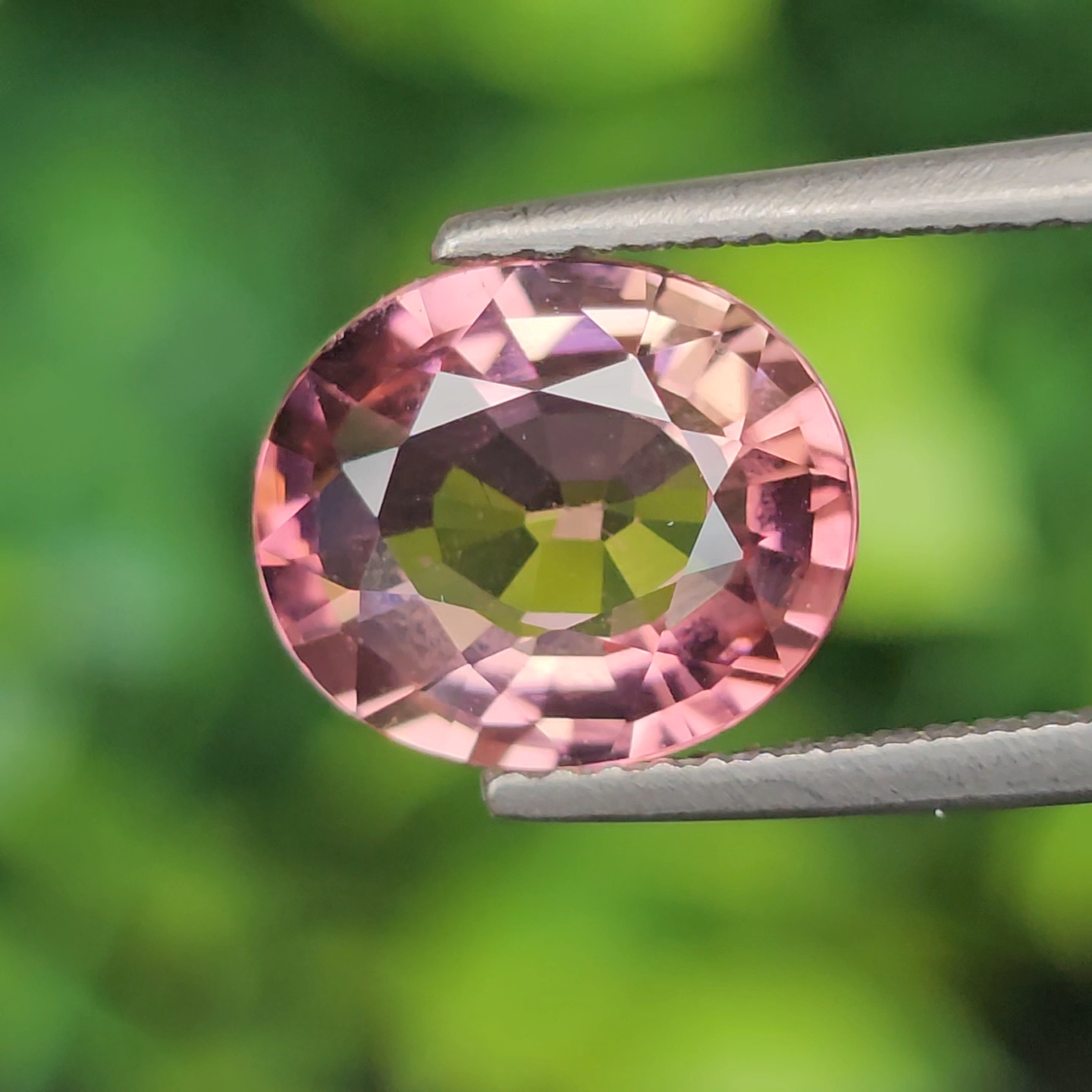 พลอย ทัวร์มารีน (Tourmaline) 2.68 กะรัต (Cts.) อัญมณีมงคลประจําวันเกิด เครื่องประดับพลอย