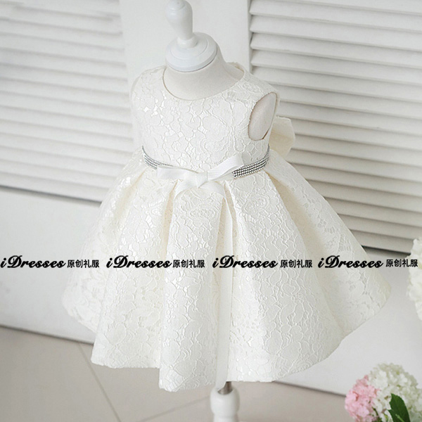 Pre-order ชุดราตรีเด็ก สีขาวลูกไม้ สไตล์เจ้าหญิง (แบบโบว์คาดเอว, แบบเพชรคาดเอว)