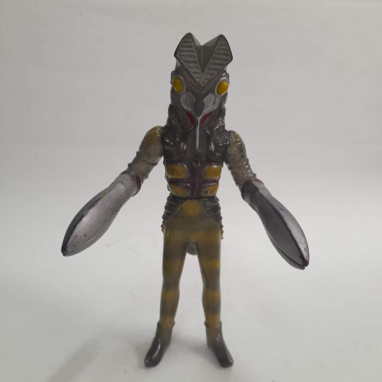 ซอฟ 6.5-7นิ้ว มีหลายภาพ มนุษย์ดาวบัลตั้น ตัวพิเศษ ตัวใส ทำสี จาก อุลตร้าแมน1 มือสองสภาพดี มีรอยบ้าง ค่อนข้างหายาก