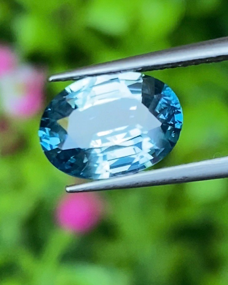 พลอย เพทาย (Zircon) 3.39 กะรัต (Cts.) พลอยแท้ อัญมณีมงคลประจําวันเกิด เครื่องประดับพลอย