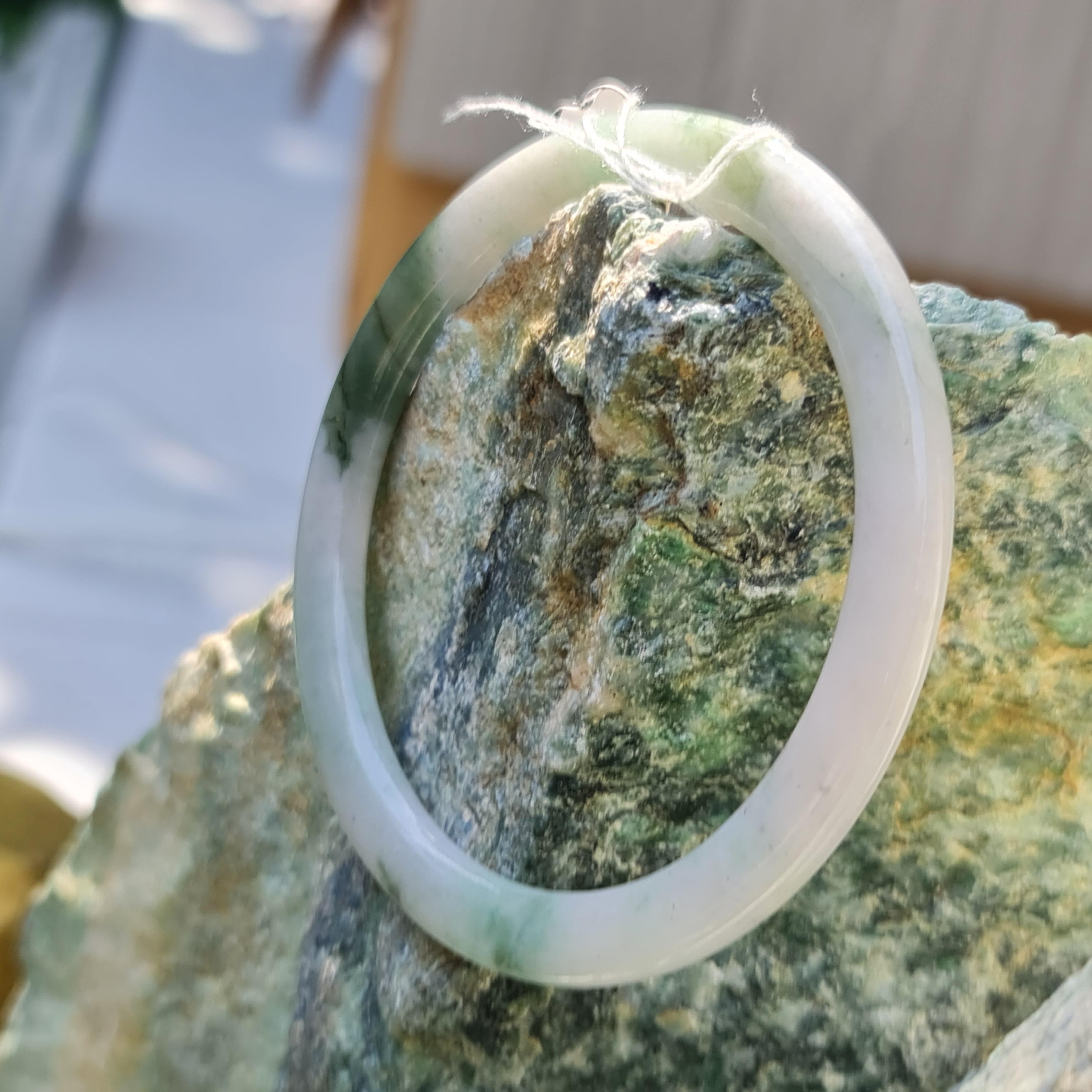 JB6711043 หยก พม่า แท้ Jade กำไลหยก 56.1 มม. (Jadeite bracelet) พม่า (Myanmar)