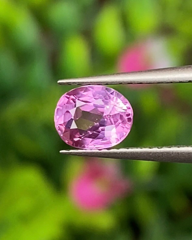พลอย ชมพู พิ้ง แซฟไฟร์ Pink Sapphire 1.02 กะรัต (Cts.) พลอยแท้ อัญมณีมงคลประจําวันเกิด เครื่องประดับพลอย