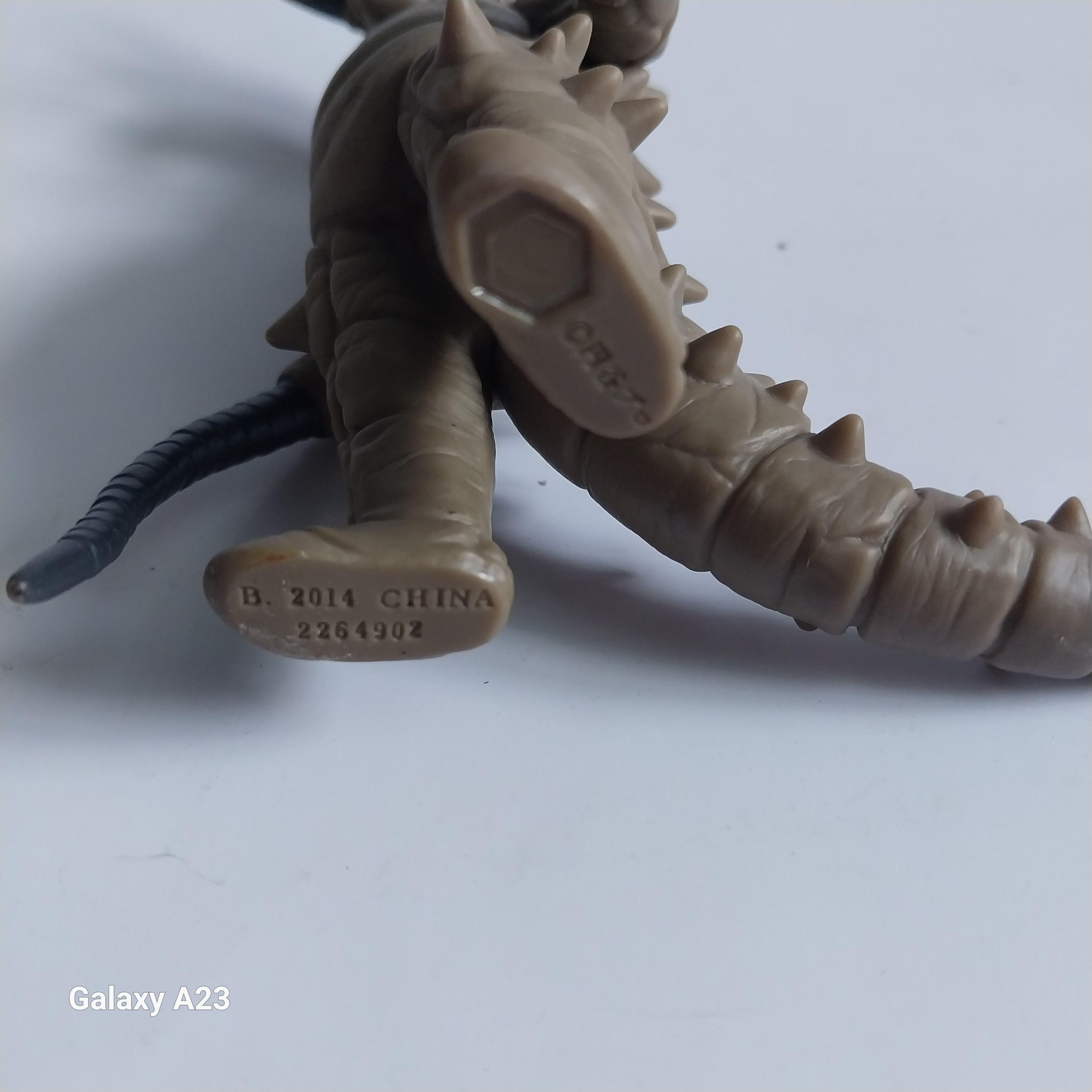 ซอฟ 5-5.5 นิ้ว สัตว์ประหลาด คูดอน จากอุลตร้าแมนแจ๊ค มือสอง สภาพดี มีรอยบ้าง มีปั๊มใต้เท้า