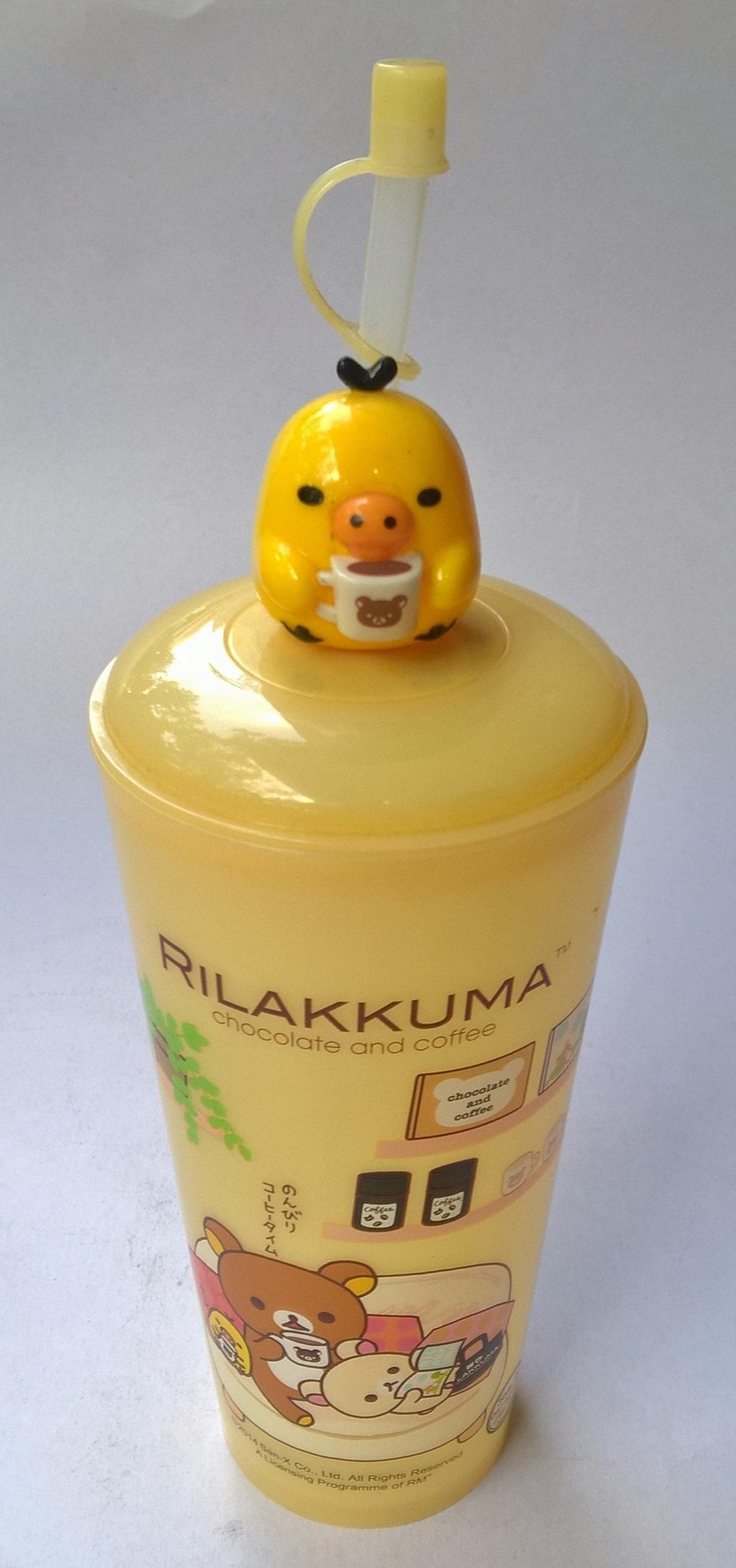 Collectible Plastic Grass"A Yellow Pig, friend of Rilakkuma Topper on the Yellow Cute Printed Grass" ,ของสะสมจาก7-11 แก้วพลาสติกสีฟ้าพิมพ์ลายน่ารัก พร้อมท๊อปเปอร์ หมูเหลือง เพื่อนของรีลัคคุมะ