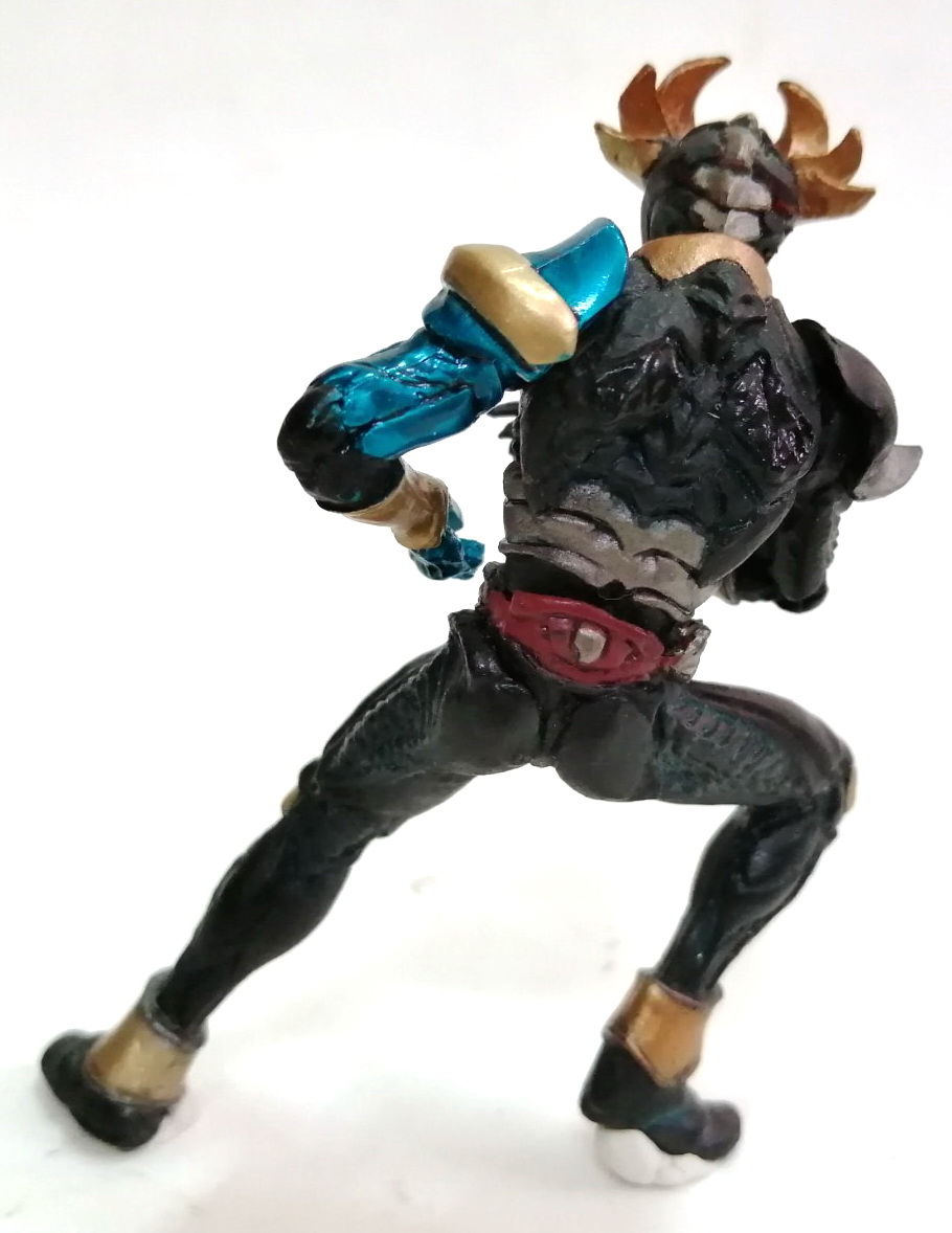 ของเล่น ของสะสม SIC shogon rider agito เอสไอซี โชกอน ไรเดอร์อากิโตะ ตัวนี้ขาดฐานและอาวุธ แต่สภาพดี สูง 10 ซม.