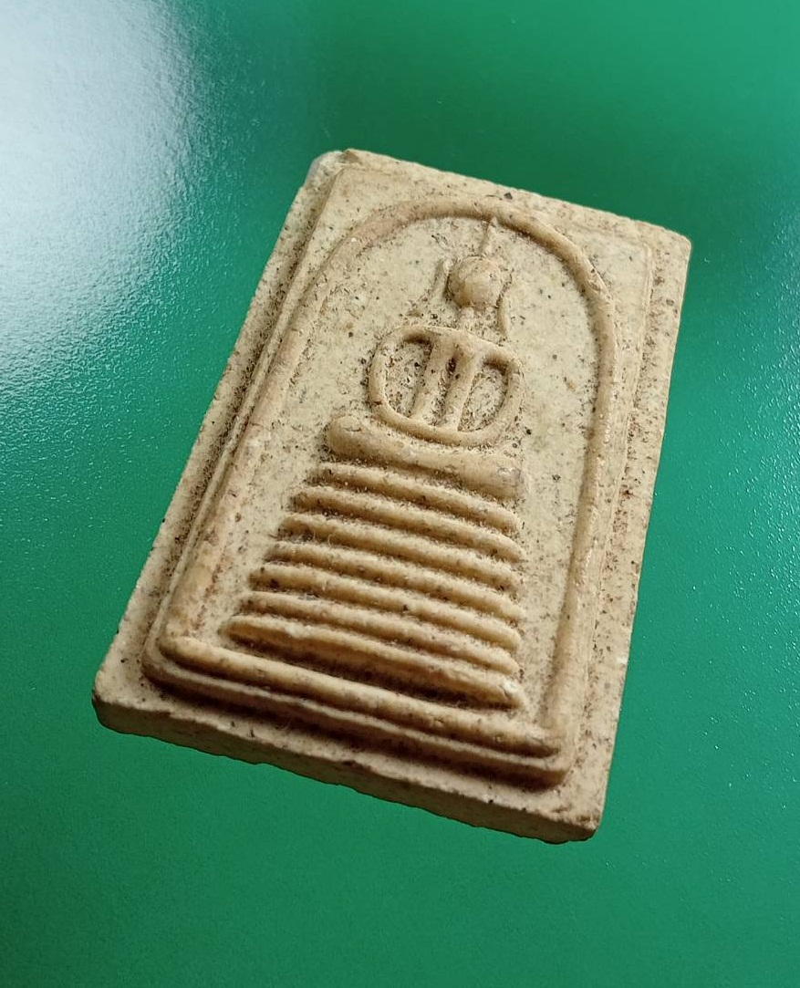 ผ2949 พระสมเด็จ 7ชั้น หูบายศรี ไม่ทราบที่ครับ