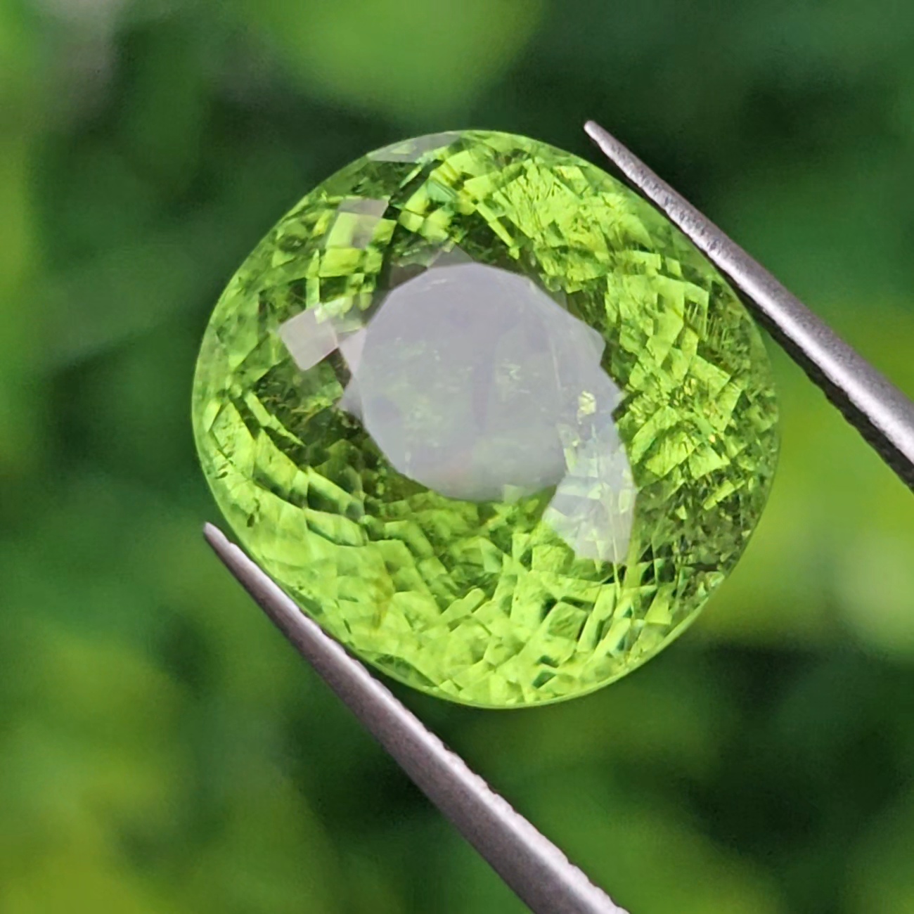 พลอย พาไรบ้า ทัวร์มาลีน Paraiba Tourmaline 11.02 กะรัต (Cts.) *สีพิเศษ เขียวนีออน neon green พร้อมใบเซอร์ พลอยแท้อัญมณีมงคล ประจําวันเกิด เครื่องประดับพลอย