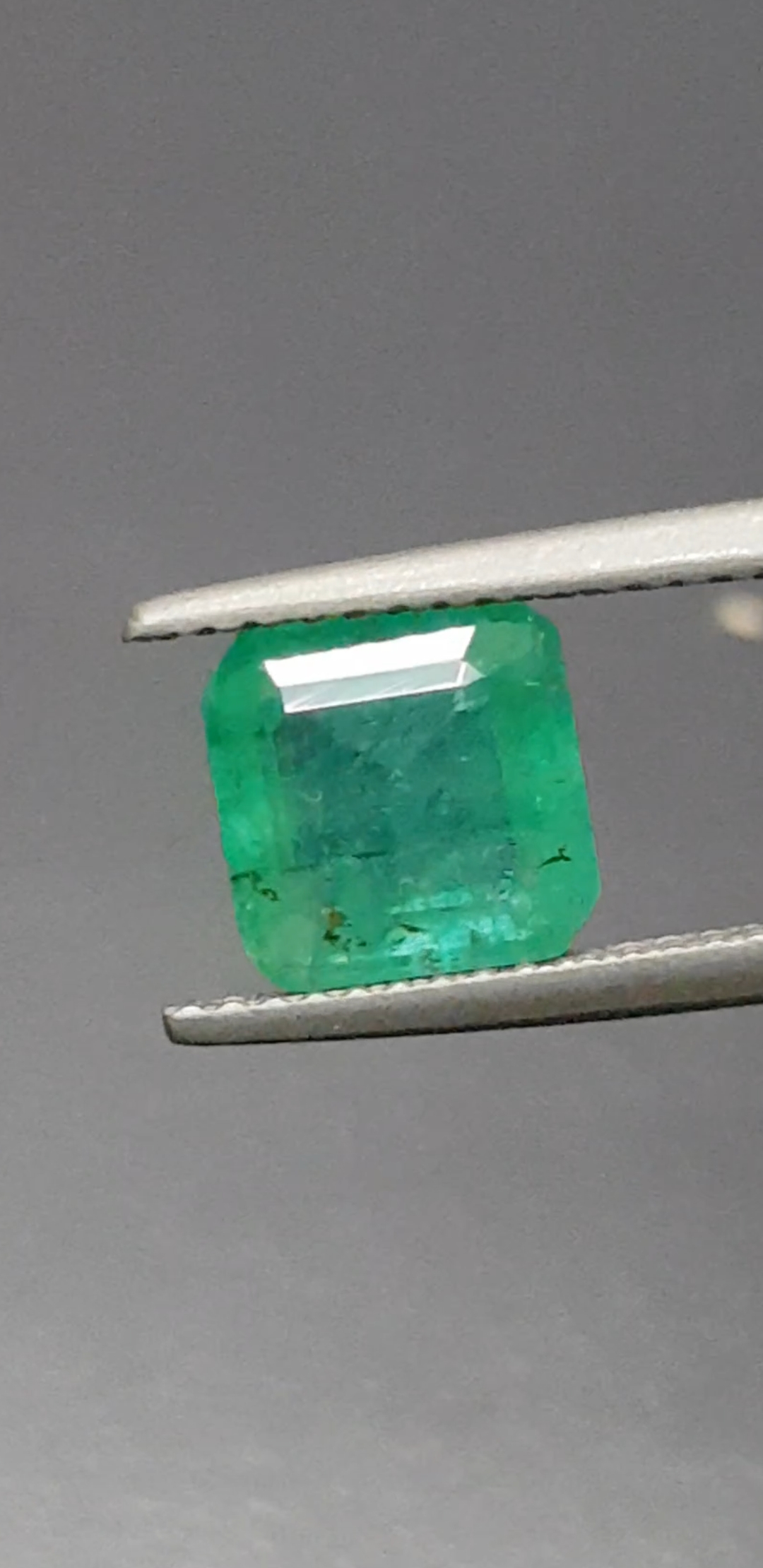 พลอย มรกต Natural Emerald 祖母绿 แซมเบีย 2.20 กะรัต (Cts.克拉)