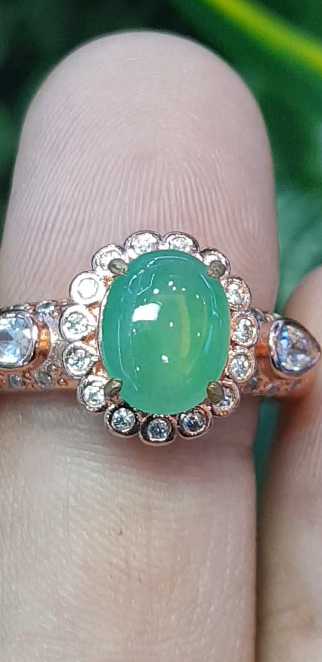 หยก พม่า แท้ Jade แหวนหยก (jadeite) 1.71 กะรัต (Cts.) (Size) 59 ดิบ ไม่ผ่านการปรับปรุง (Type A) พม่า (Myanmar)