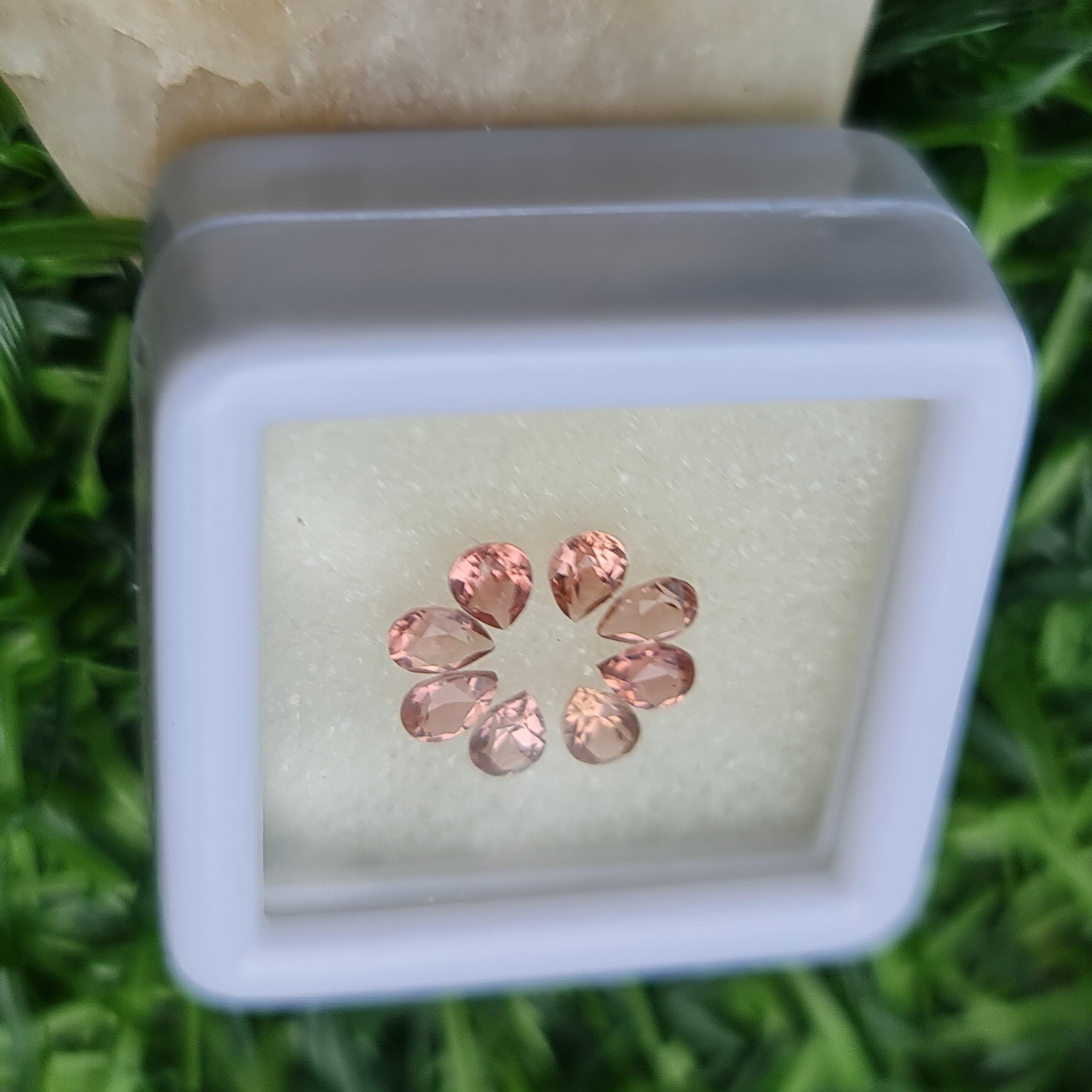 พลอย ชมพู พิ้งค์ ทัวร์มารีน (Pink Tourmaline) 1.25 กะรัต (Cts.) 8 เม็ด อัญมณีมงคลประจําวันเกิด เครื่องประดับพลอย